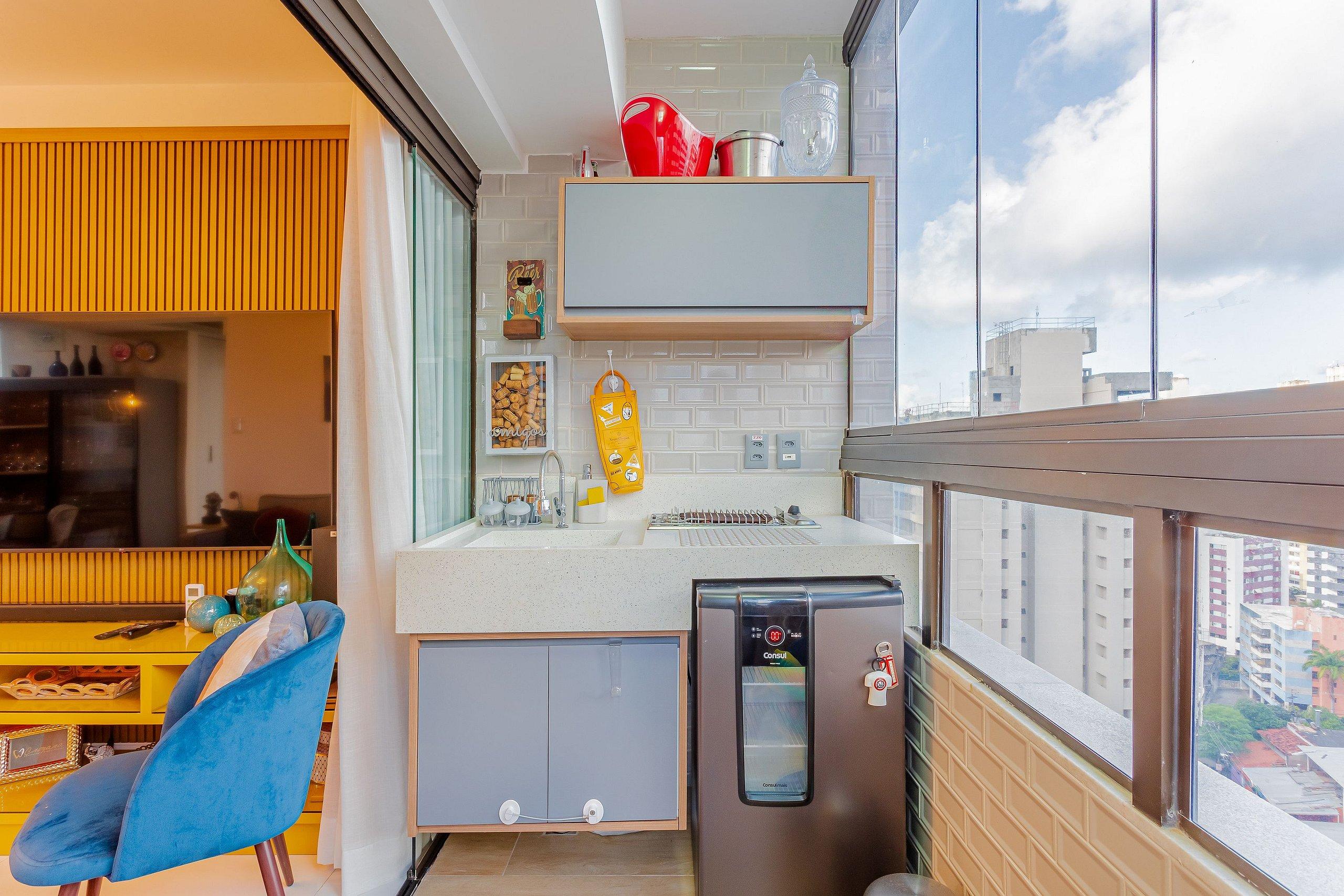 image-housing-carousel