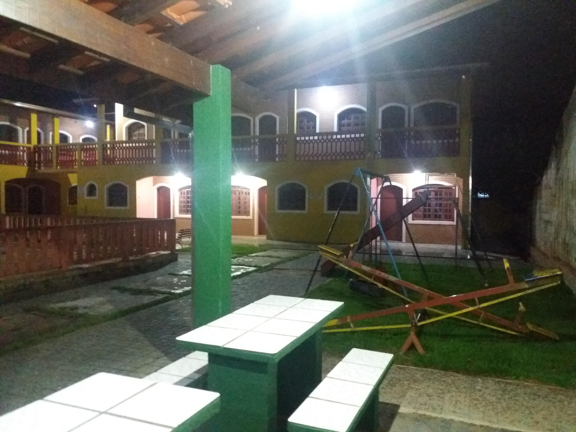 image-housing-carousel
