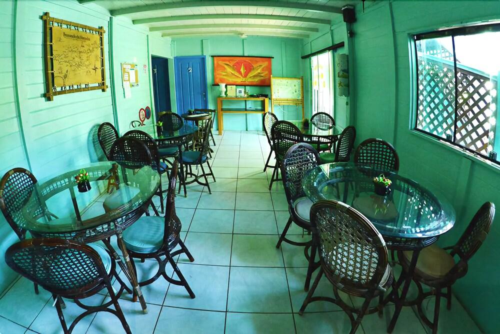 image-housing-carousel