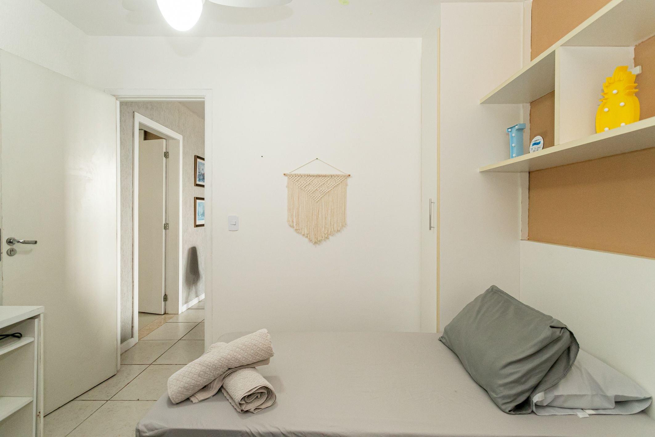 image-housing-carousel