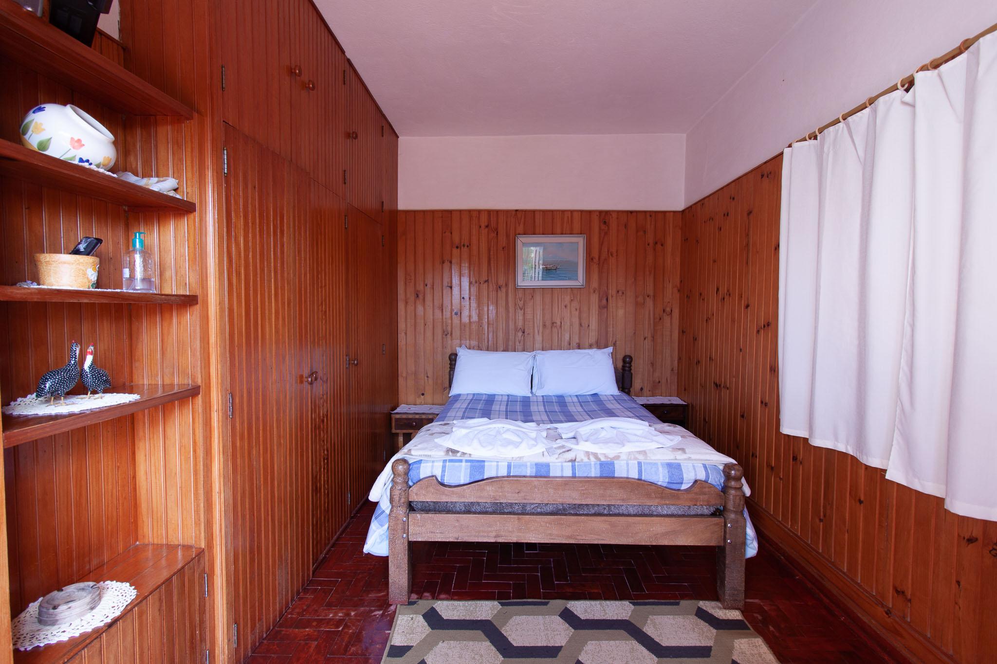 image-housing-carousel