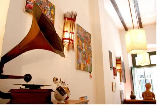 image-housing-carousel