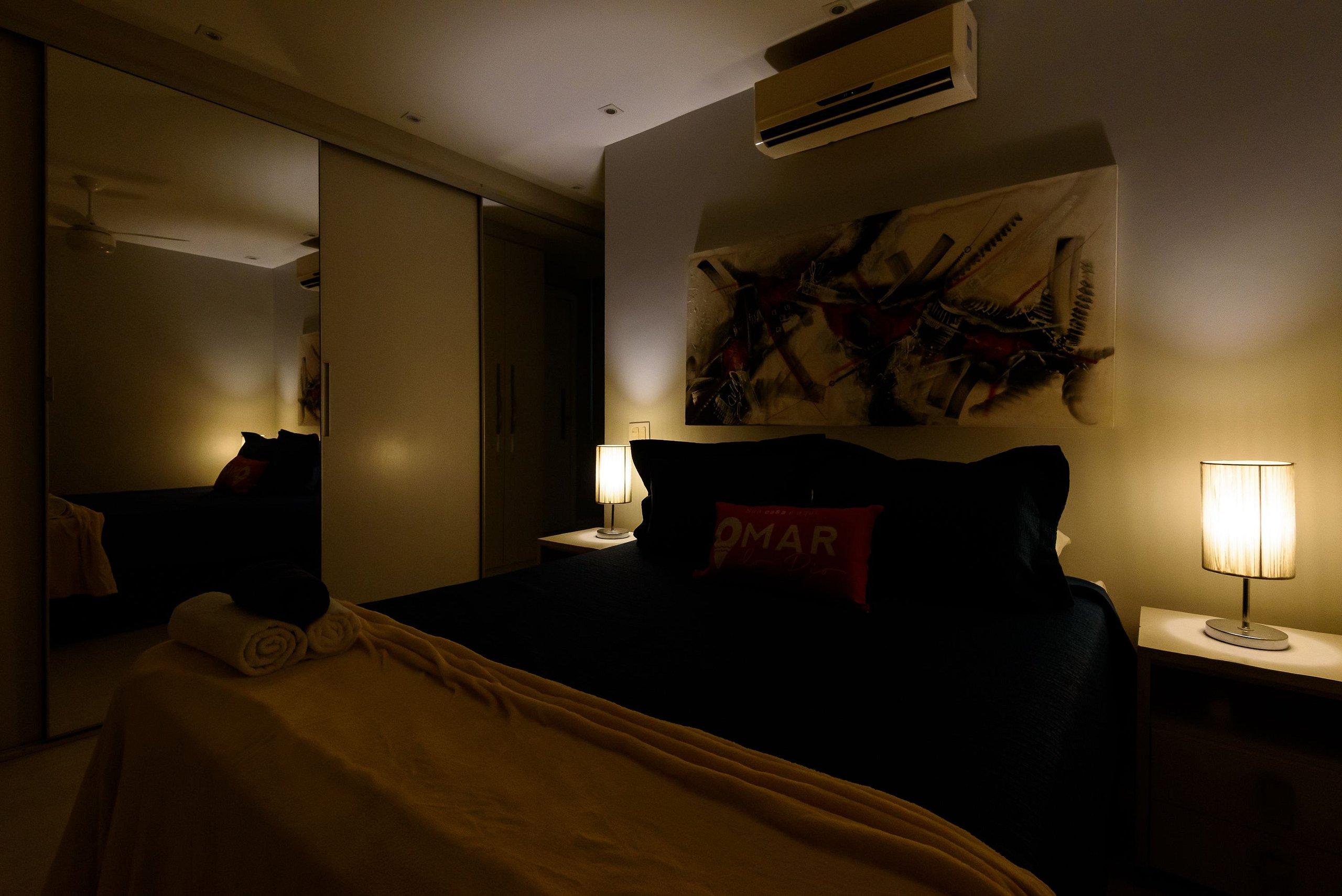 image-housing-carousel