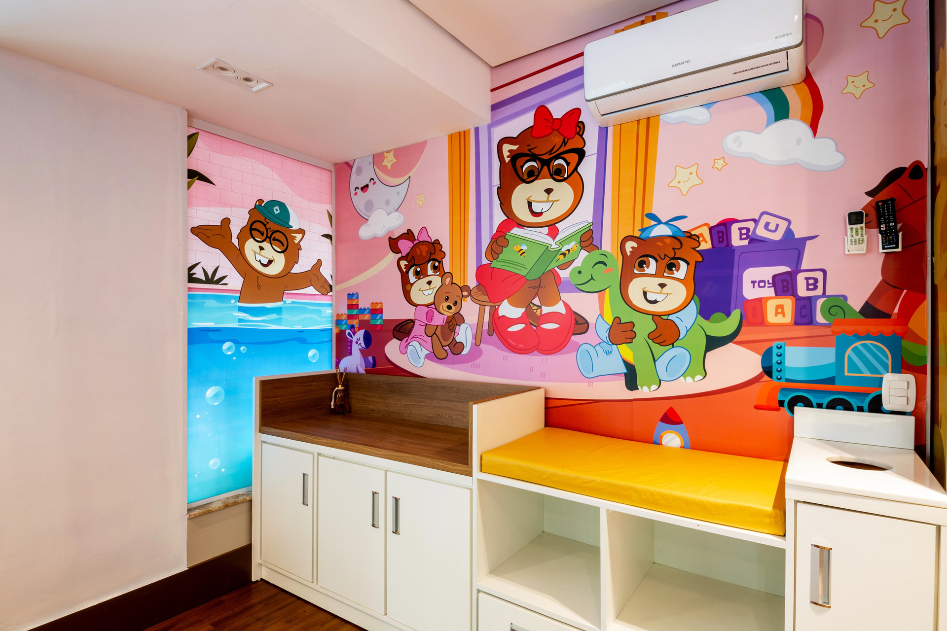 image-housing-carousel