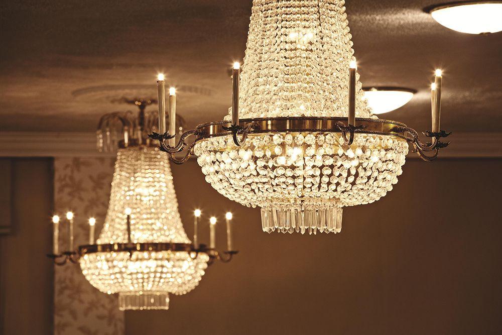 image-housing-carousel