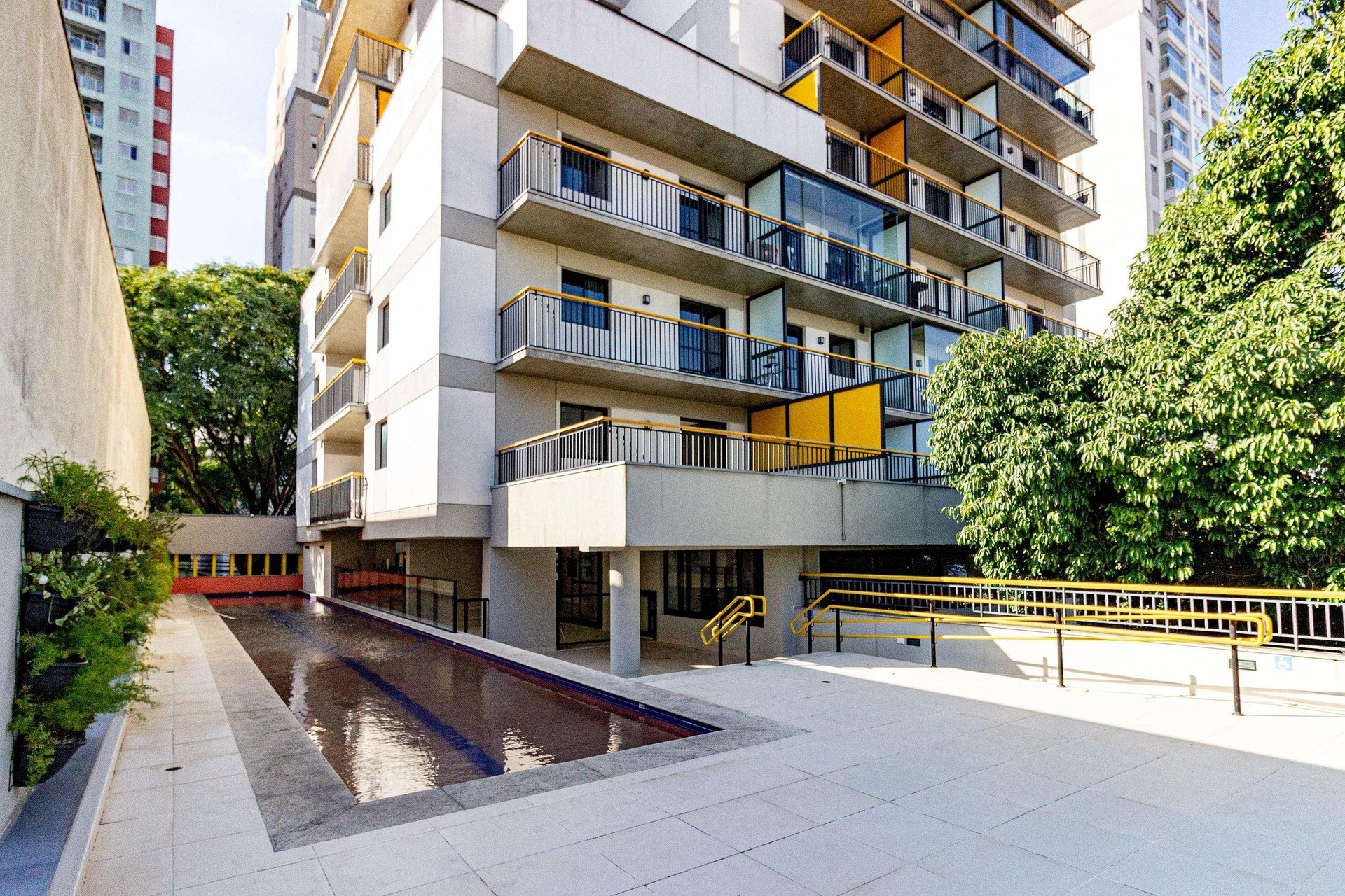 image-housing-carousel