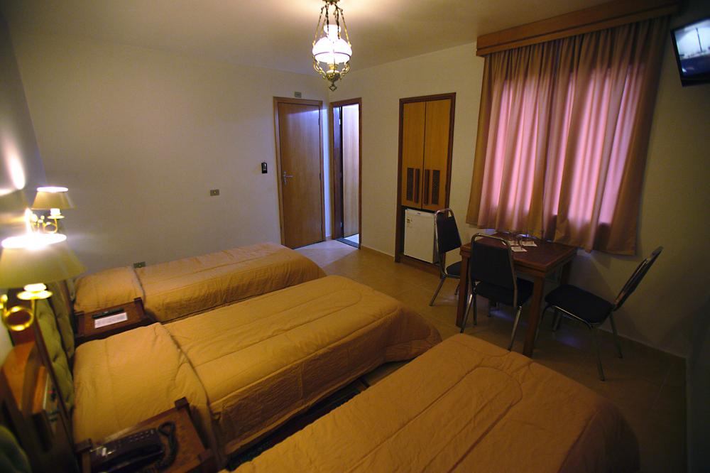 image-housing-carousel
