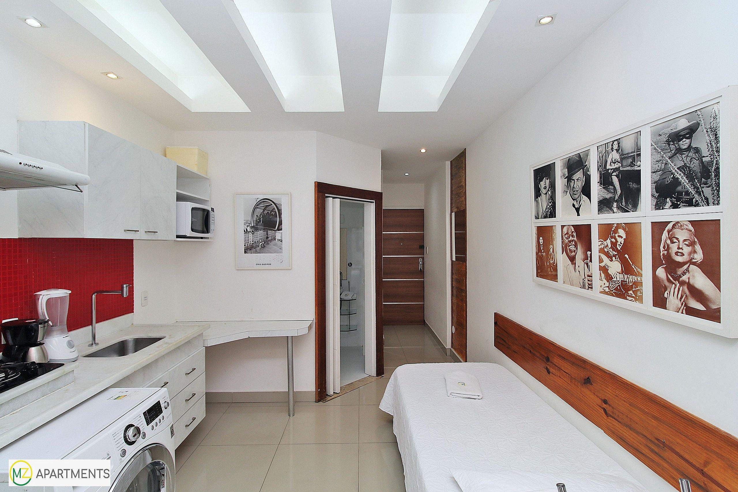 image-housing-carousel