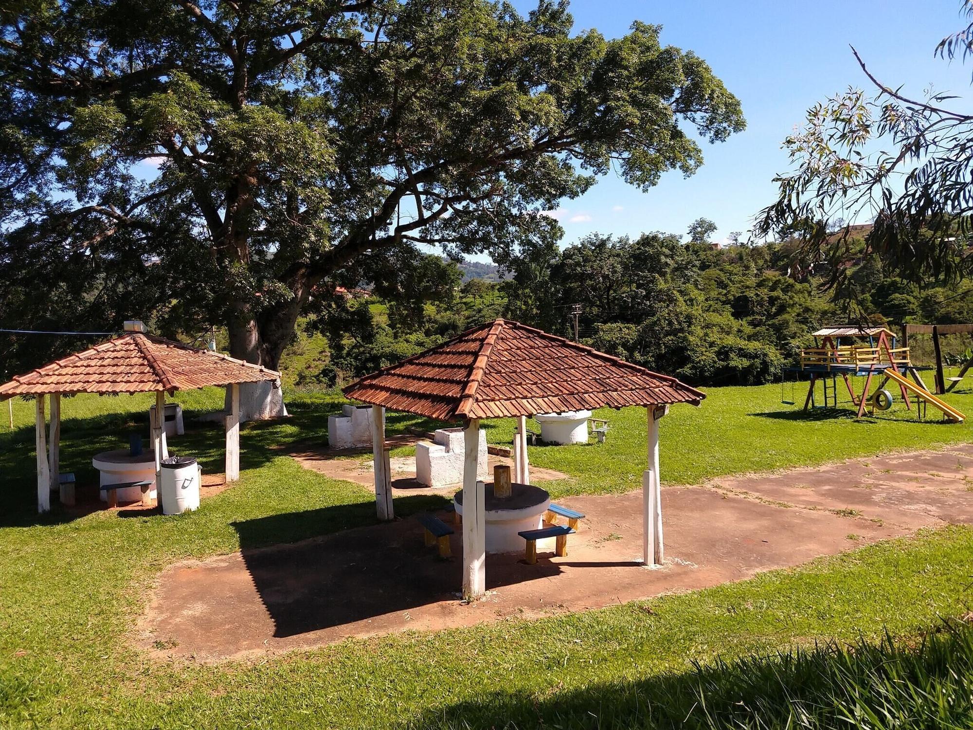image-housing-carousel