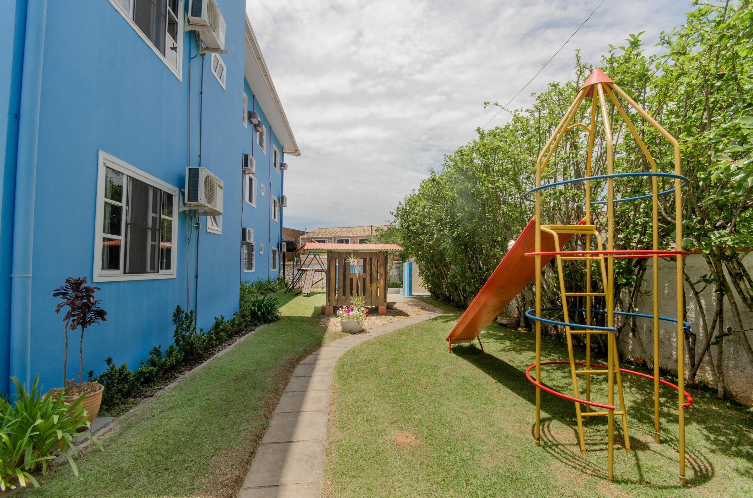 image-housing-carousel