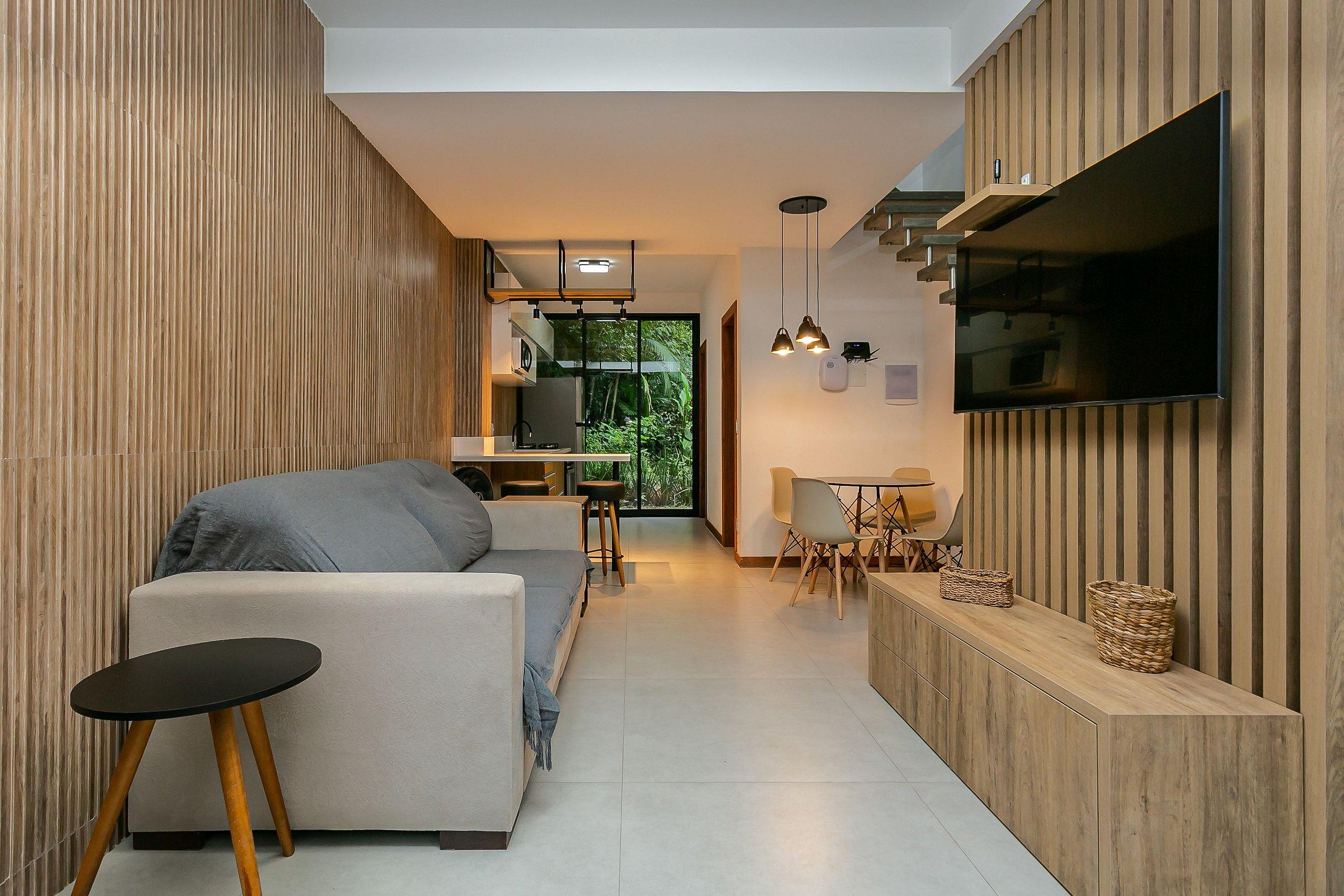 image-housing-carousel