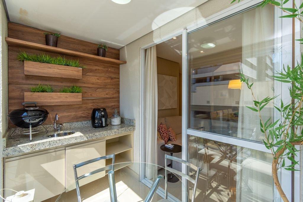 image-housing-carousel