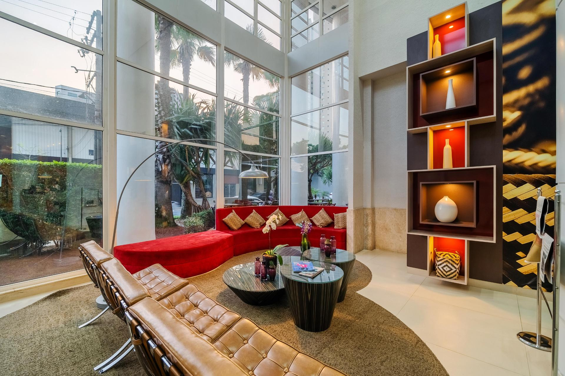 image-housing-carousel