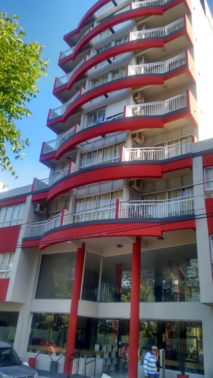 image-housing-carousel