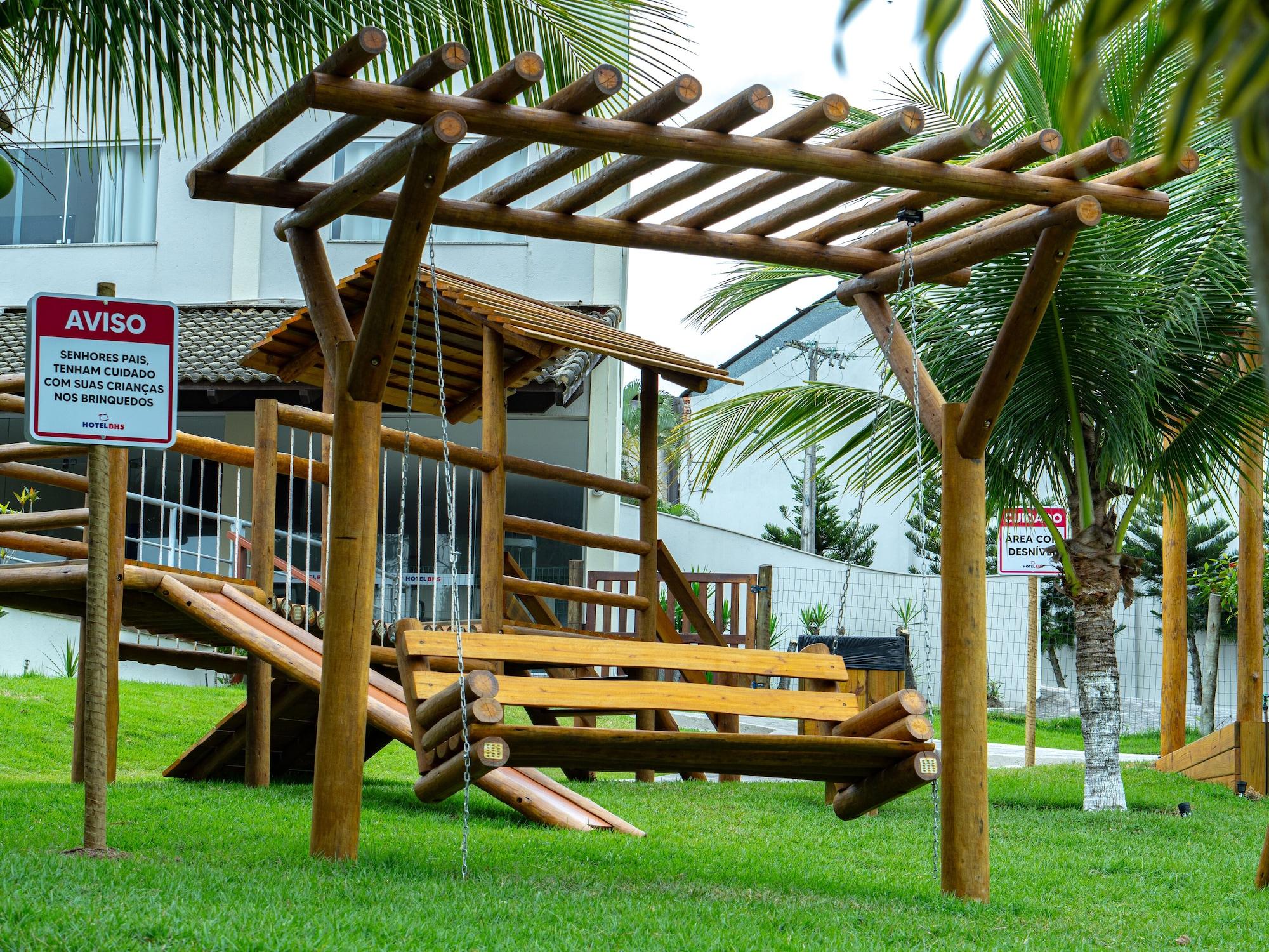 image-housing-carousel