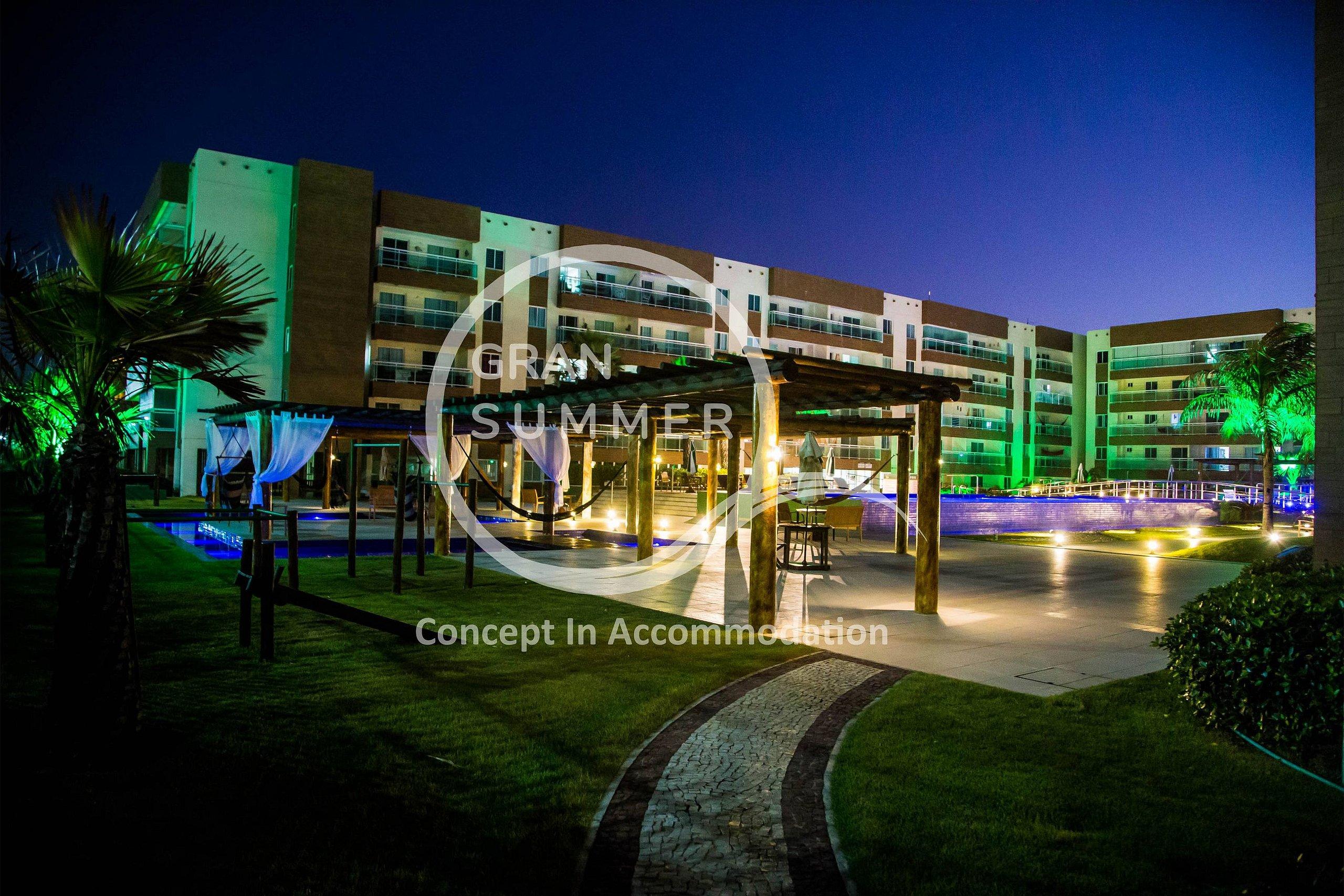 image-housing-carousel