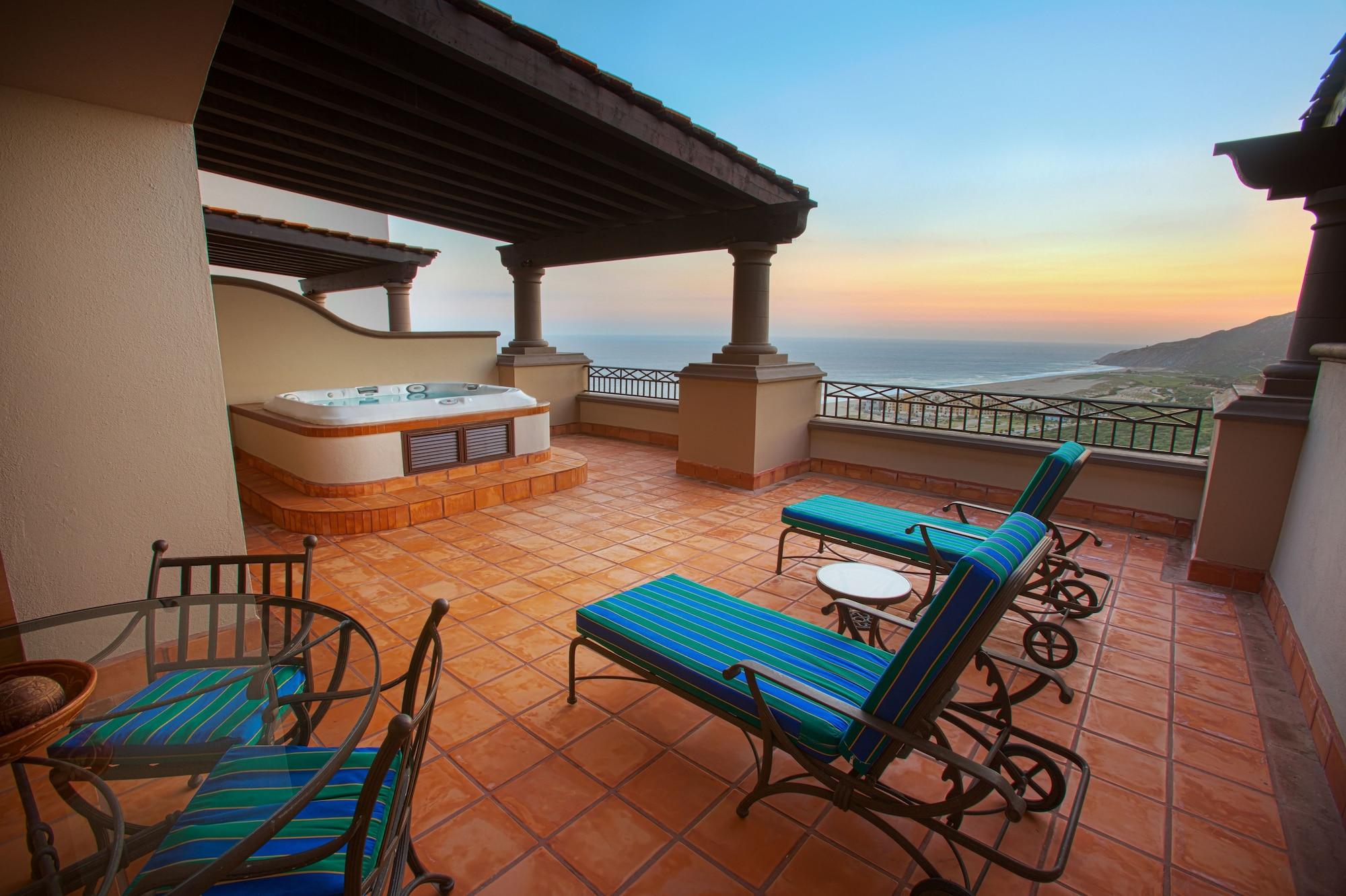 Super Executive Suite Ocean View with Jacuzzi