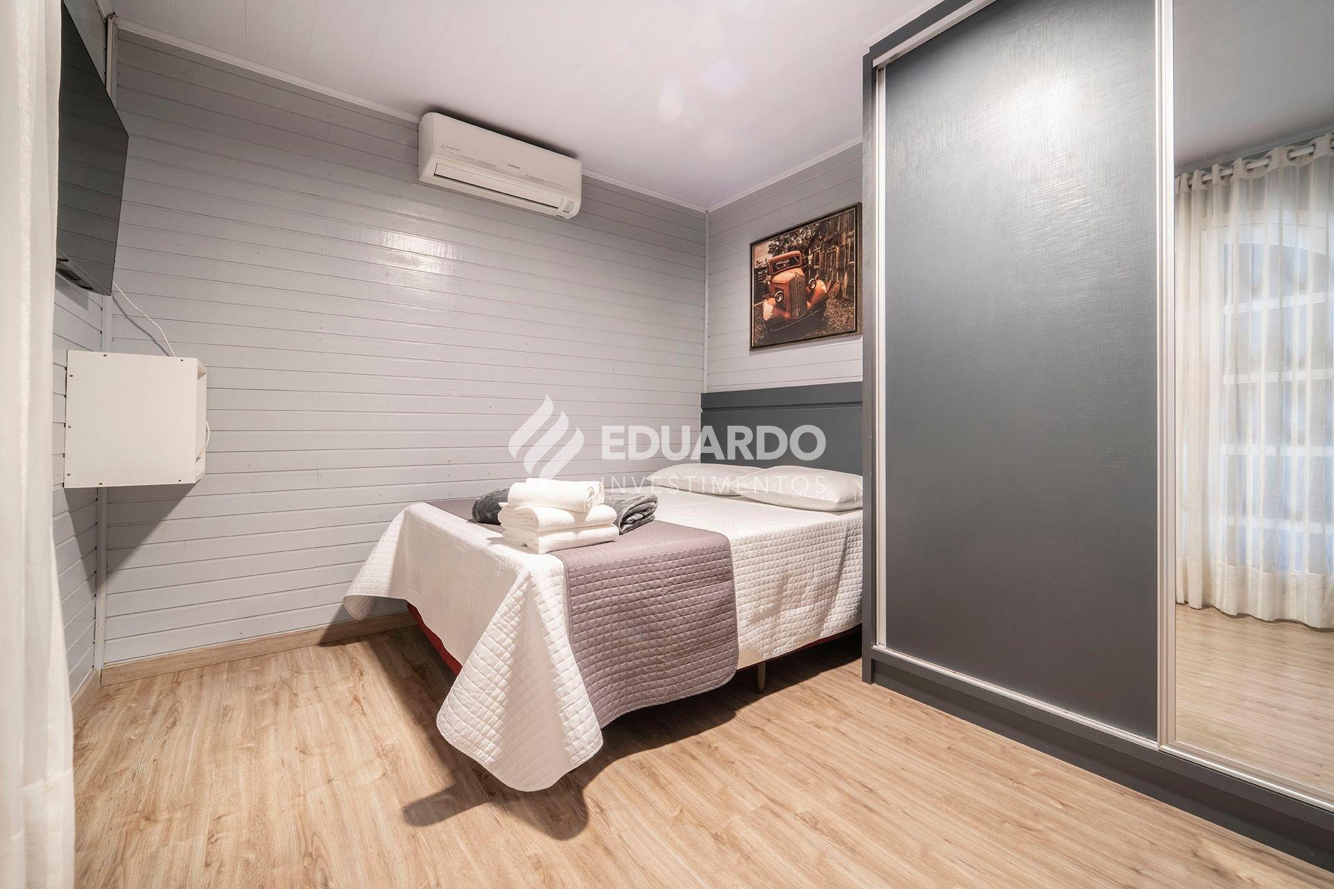 image-housing-carousel