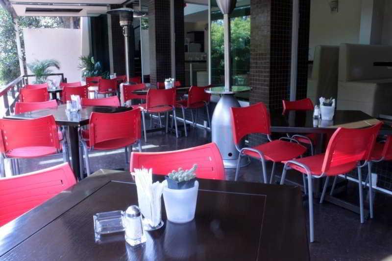 image-housing-carousel