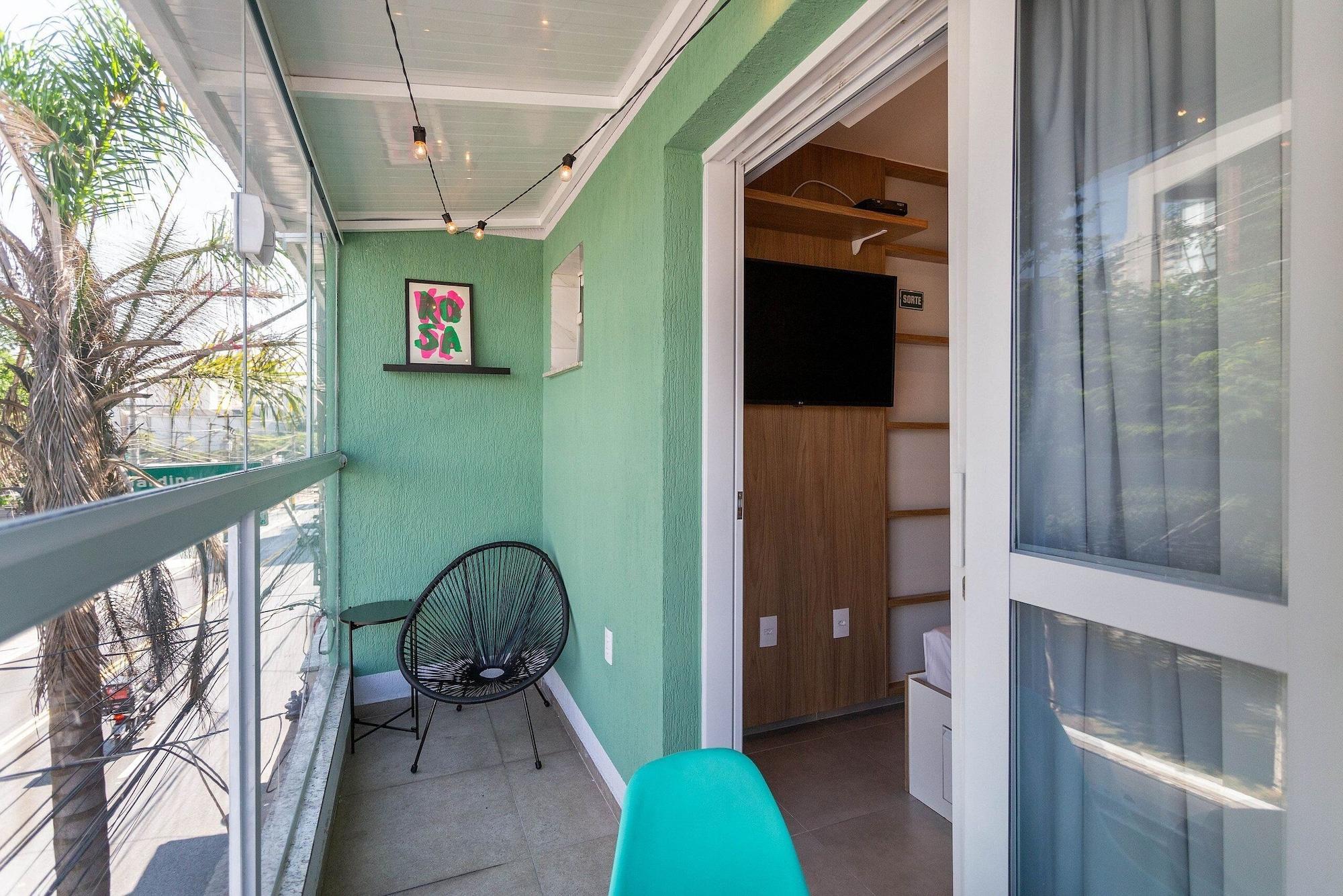 image-housing-carousel