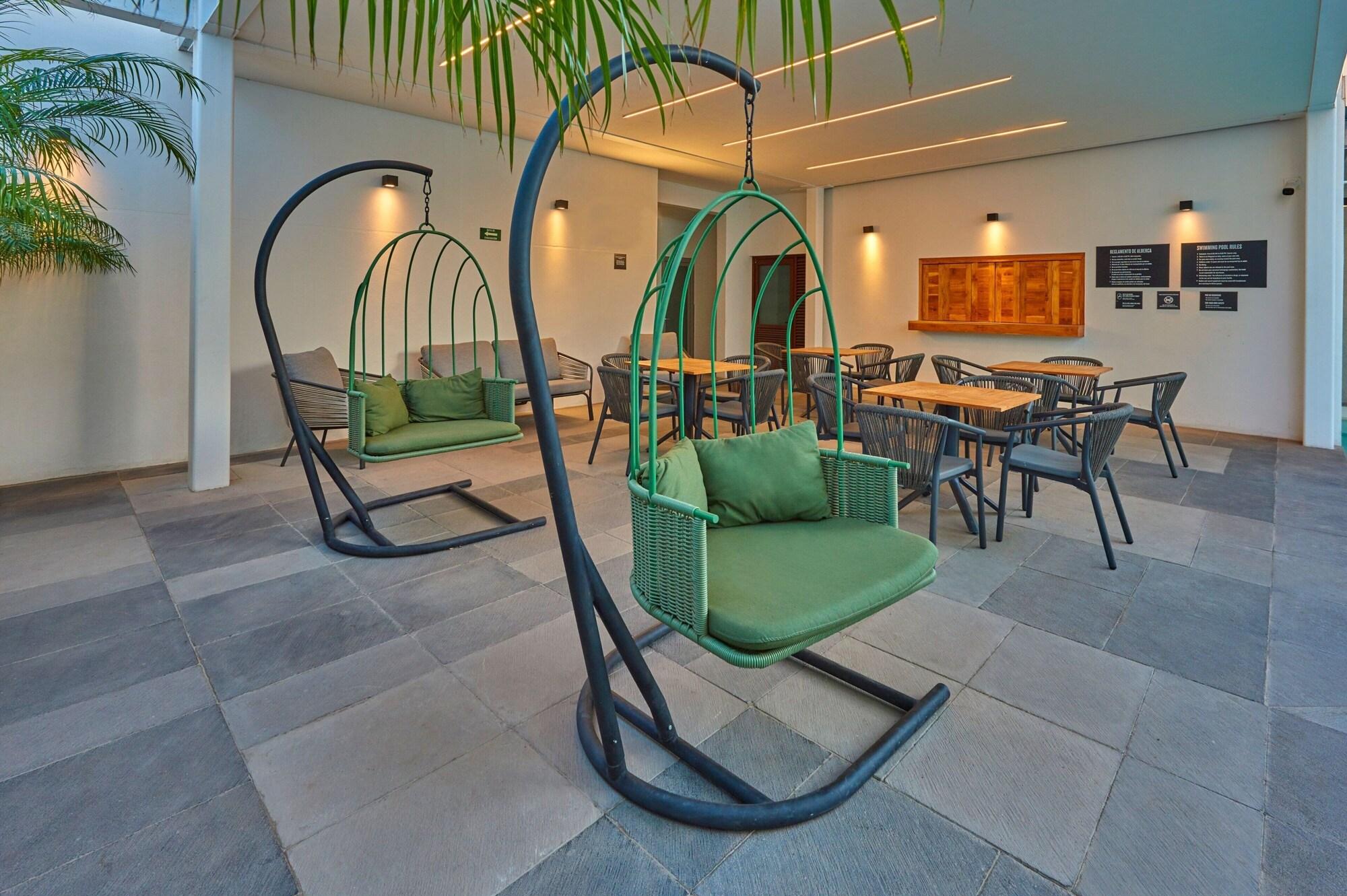 image-housing-carousel