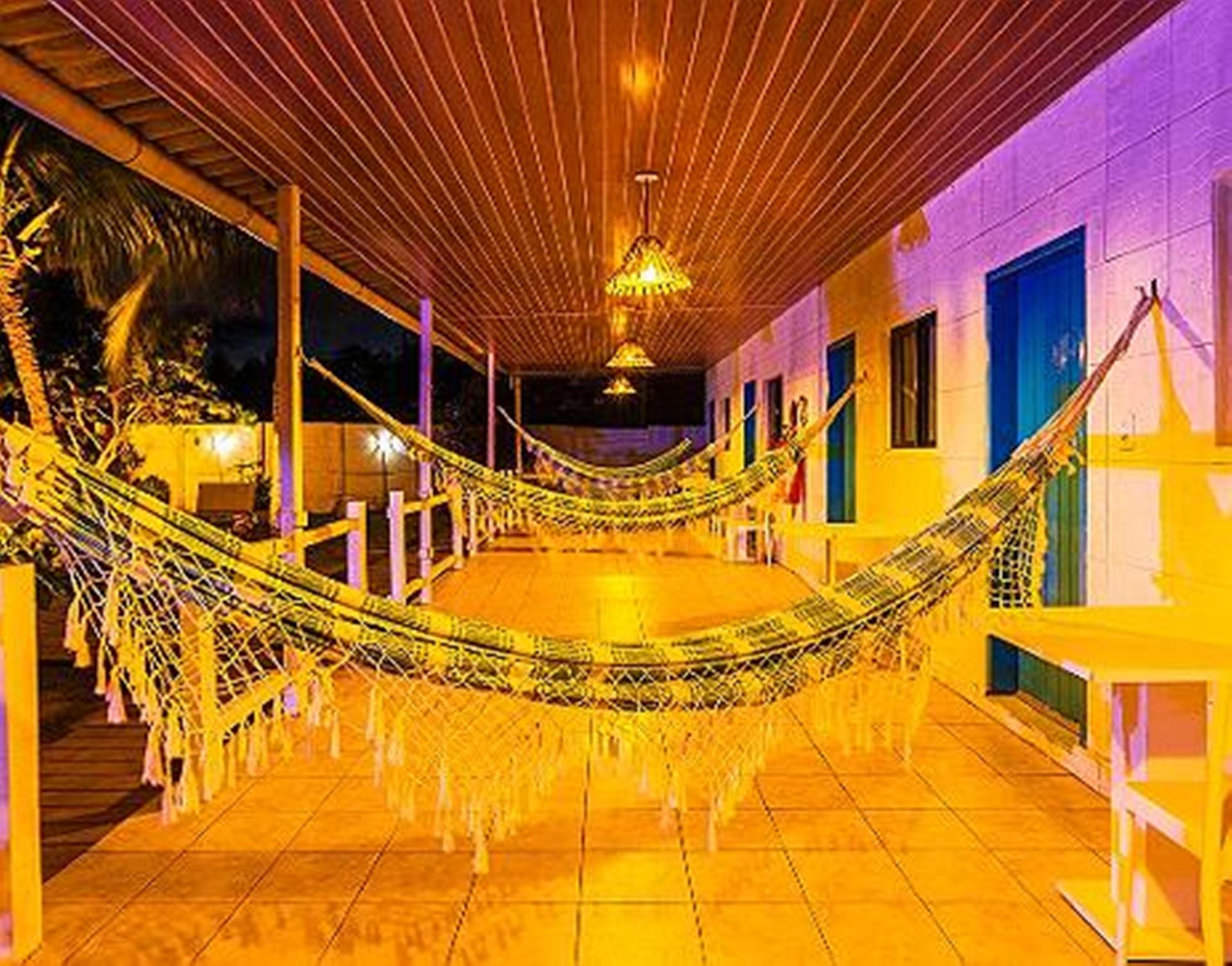 image-housing-carousel