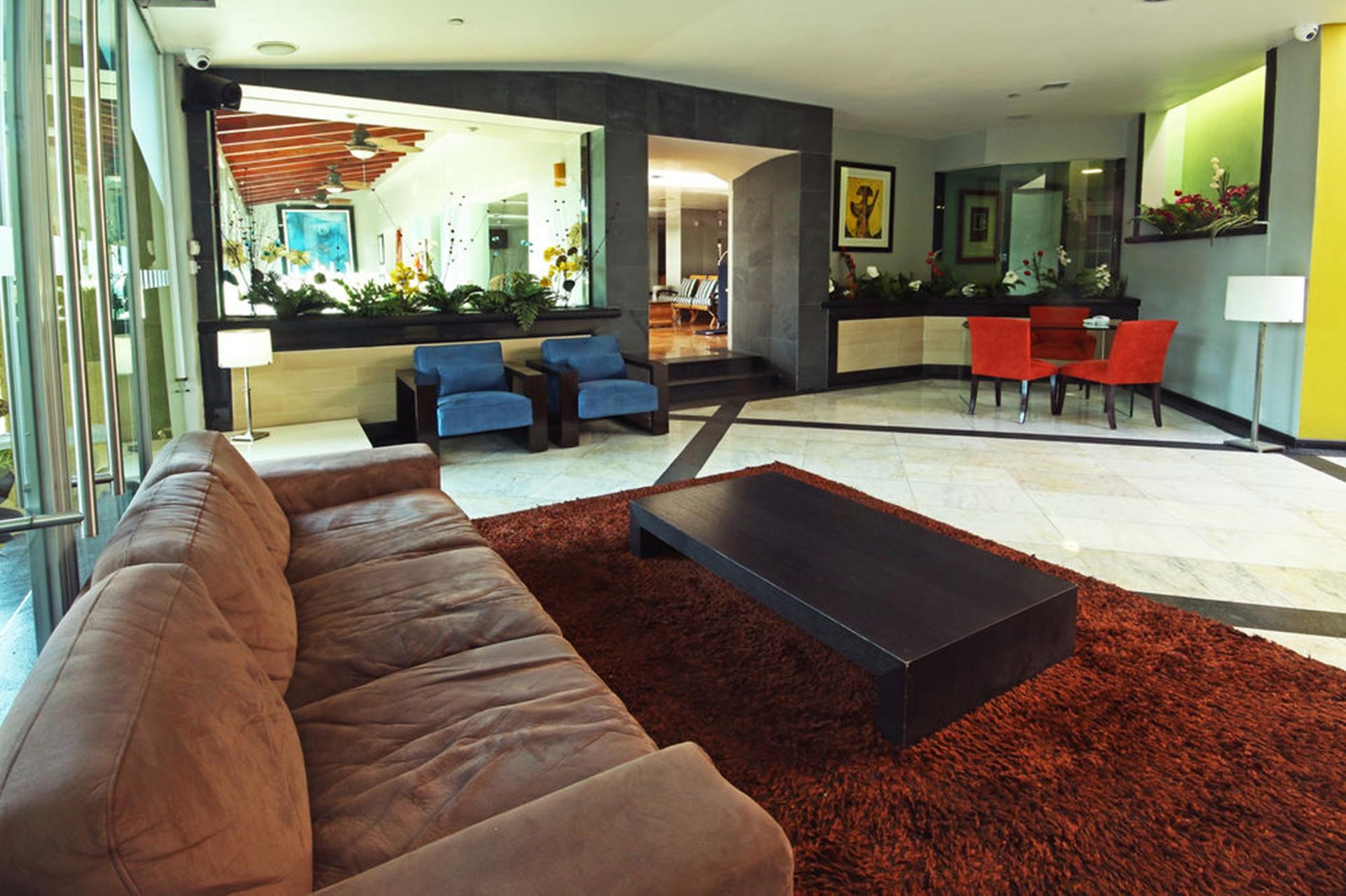image-housing-carousel