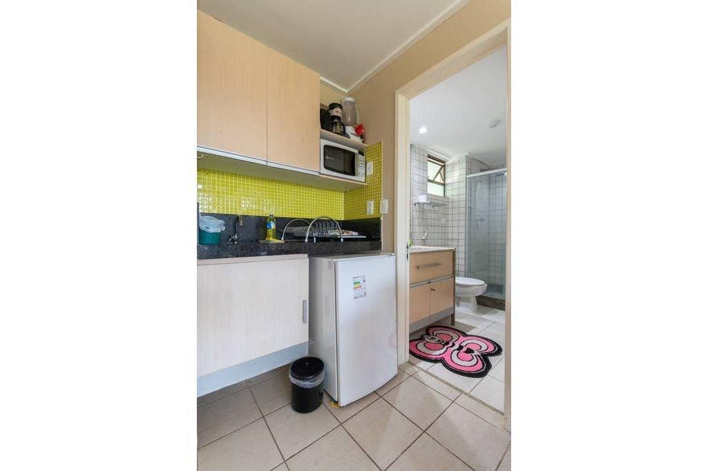 image-housing-carousel