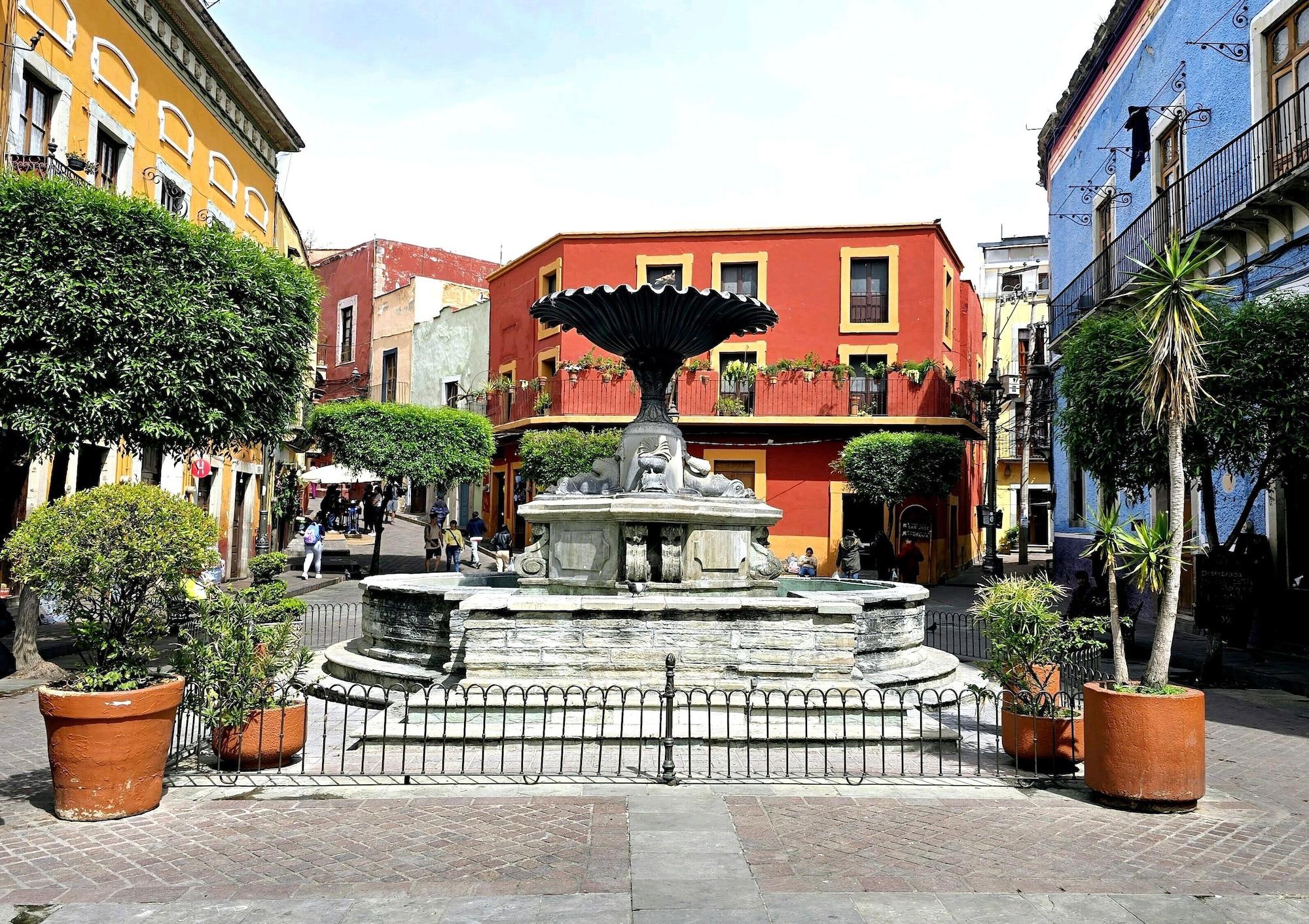Hotel Plaza Baratillo 4