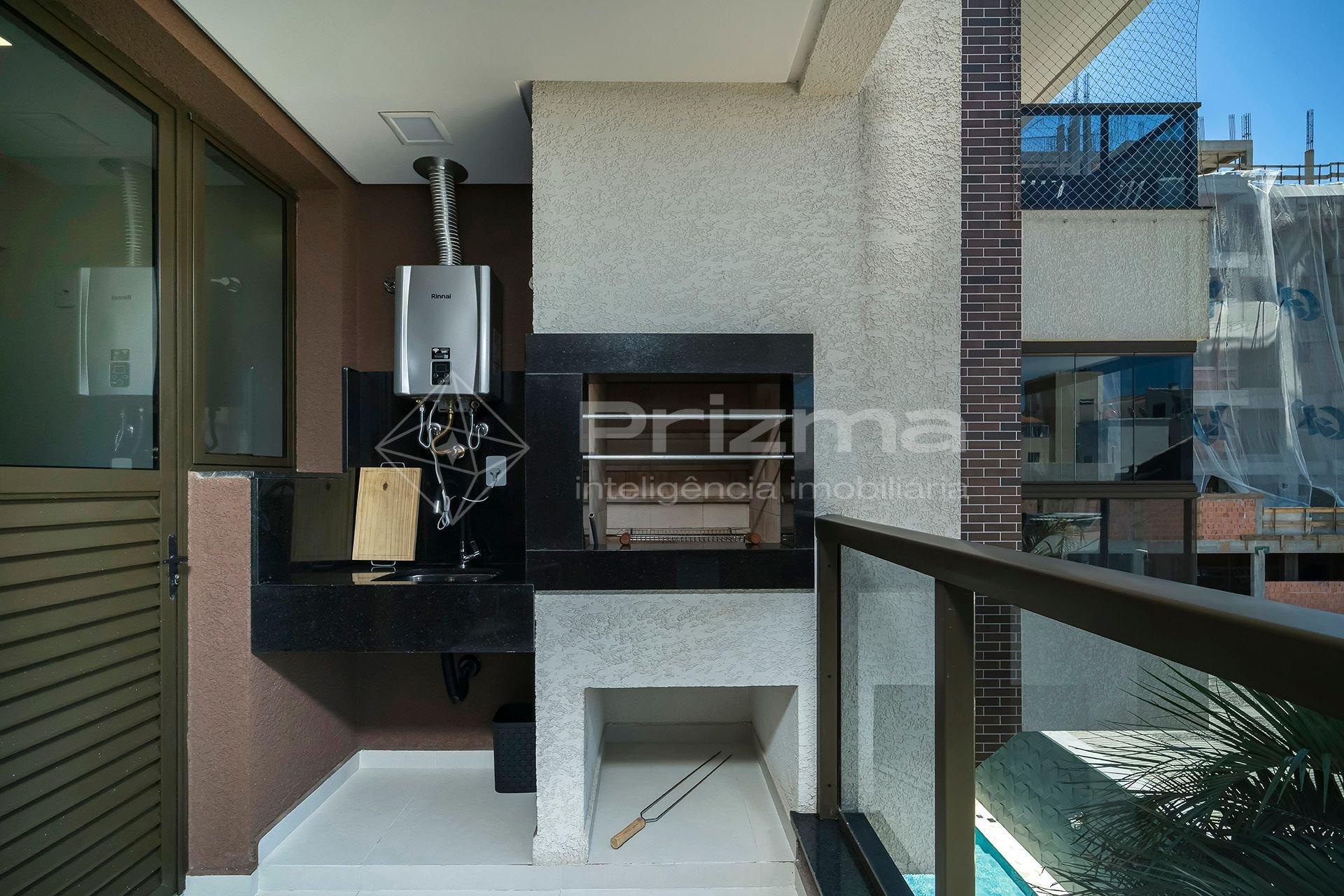 image-housing-carousel