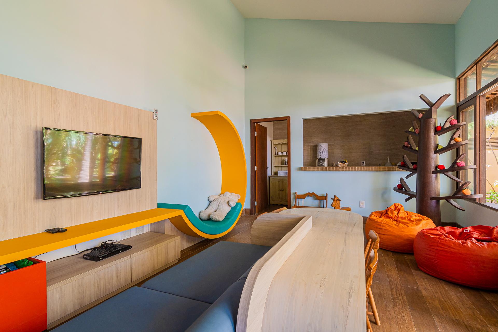 image-housing-carousel