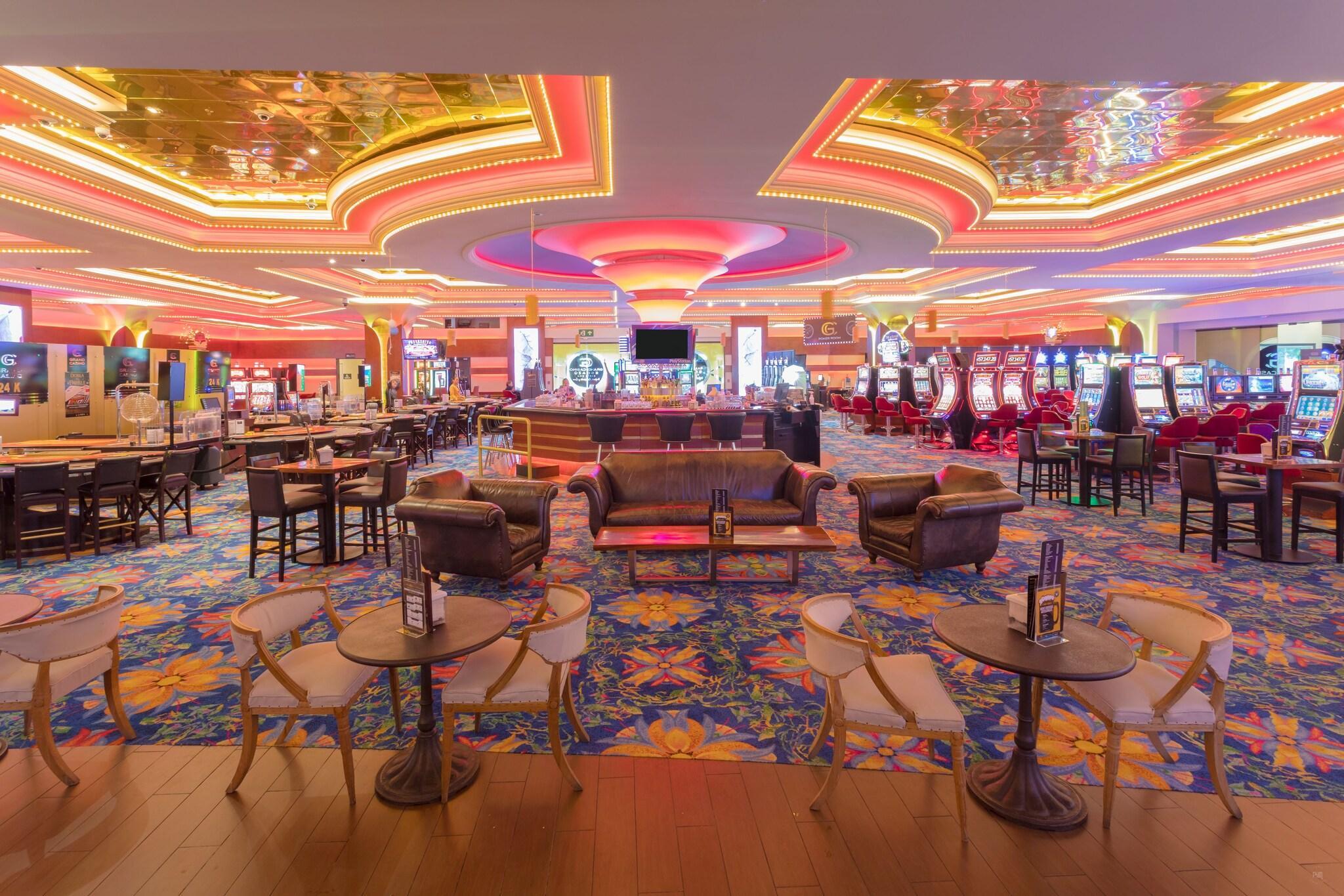 image-housing-carousel