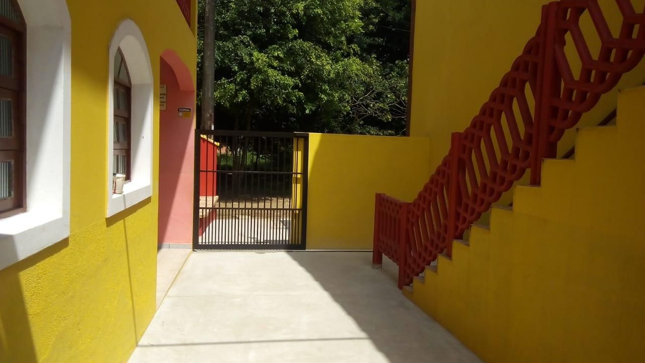 image-housing-carousel