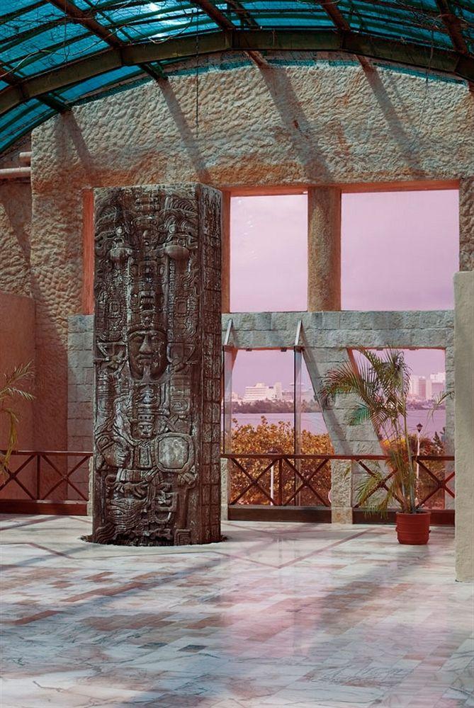 image-housing-carousel