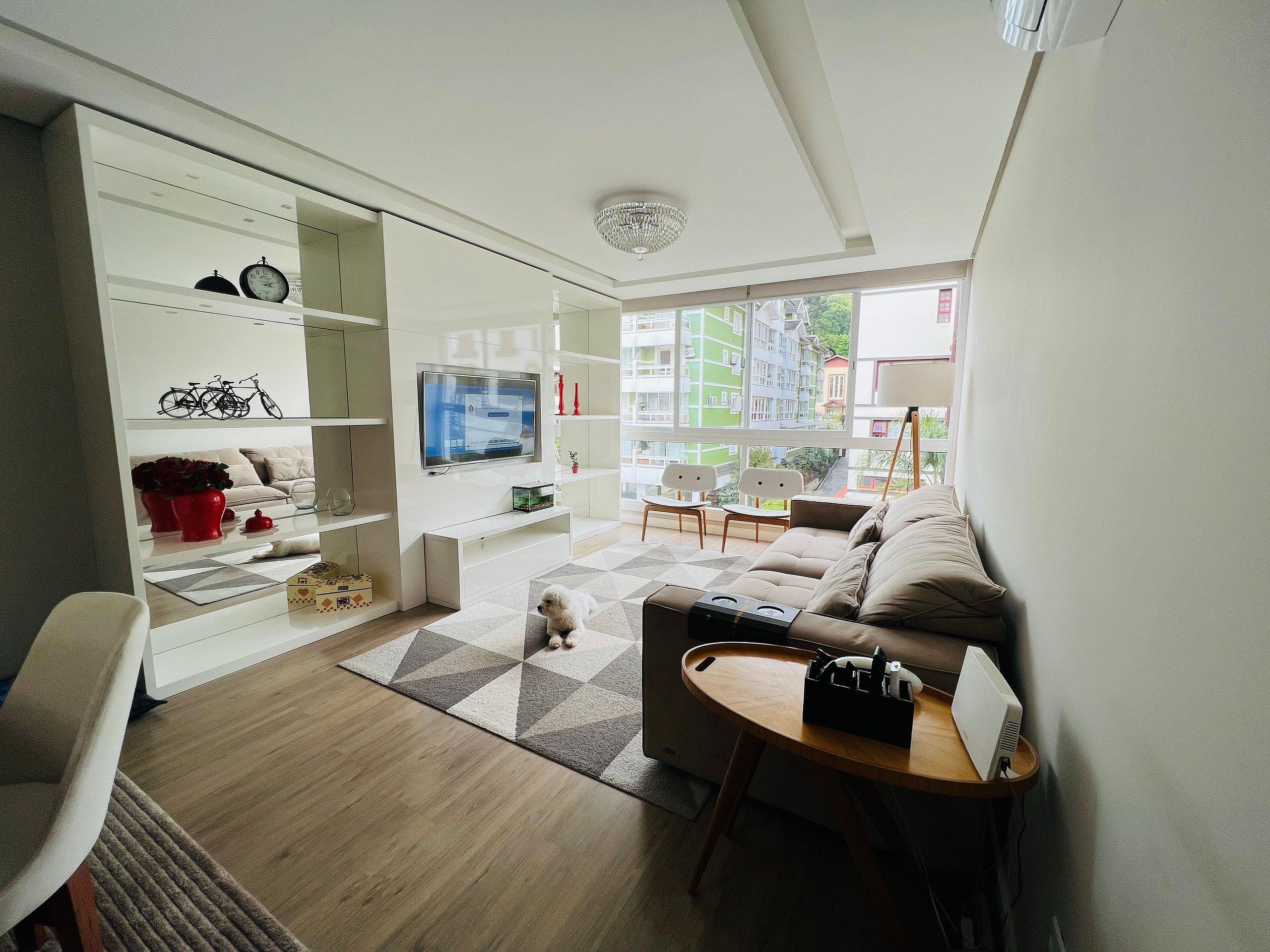 image-housing-carousel