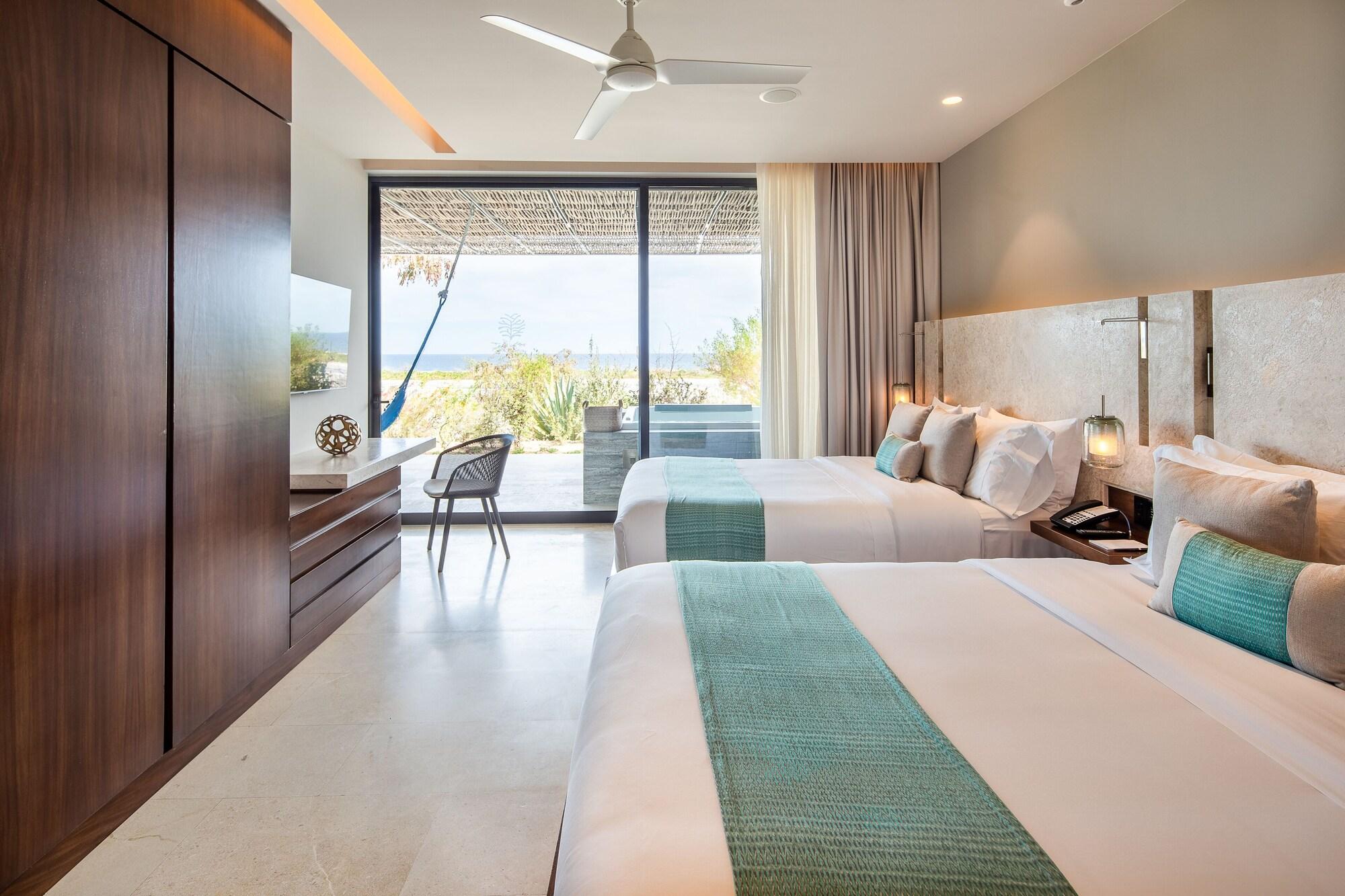 One Bedroom with Hot Tub and Two Queen Beds