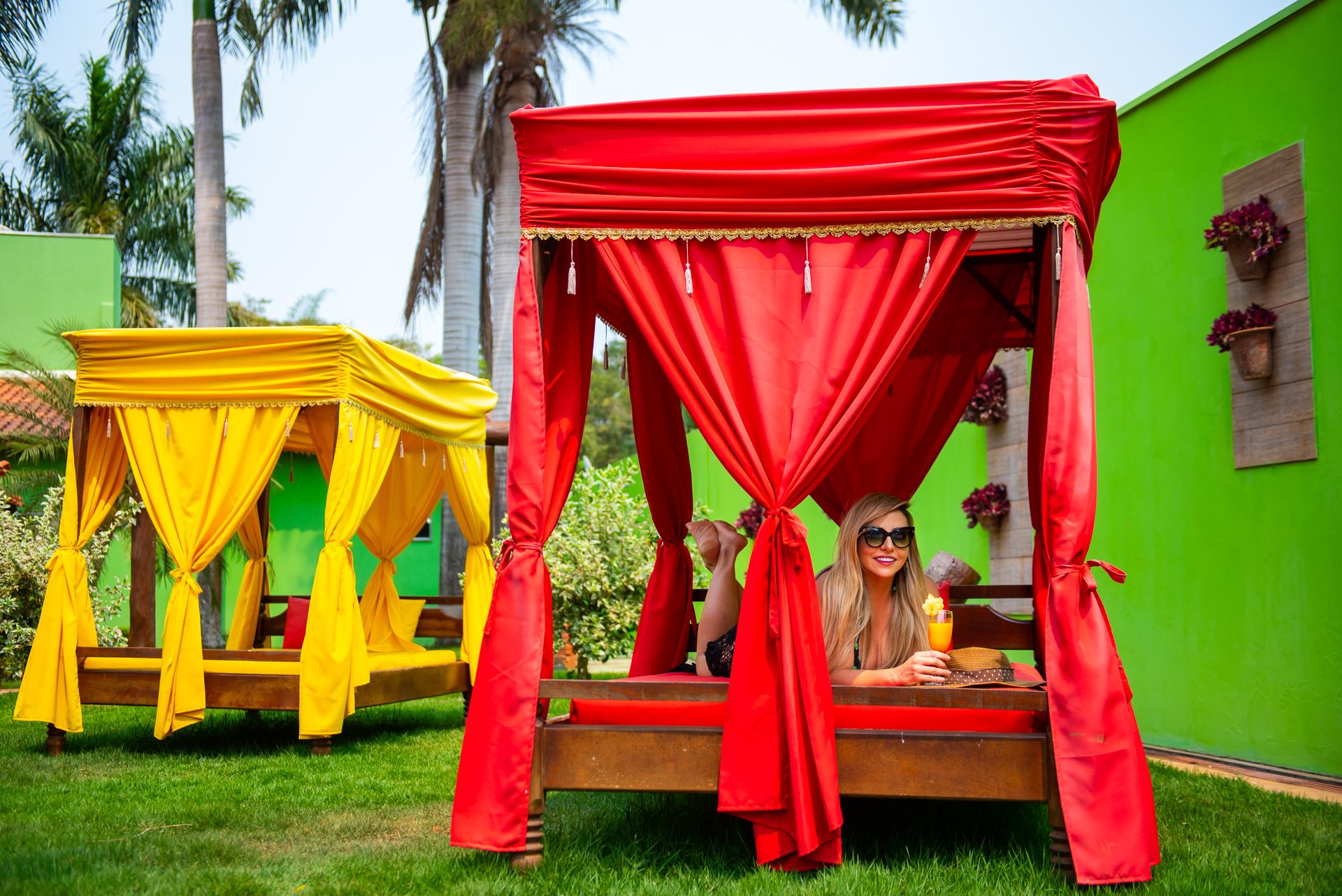 image-housing-carousel