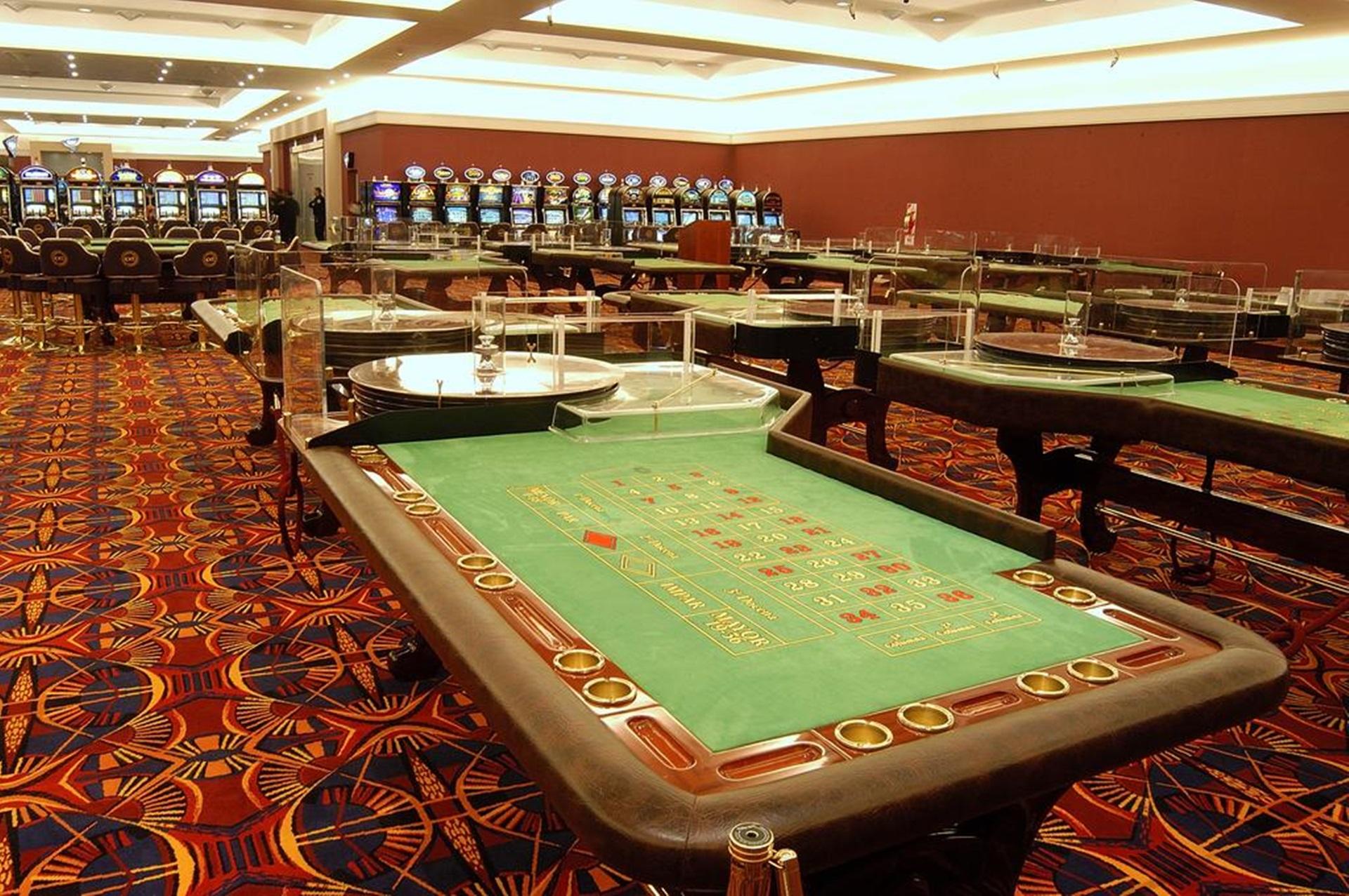 image-housing-carousel