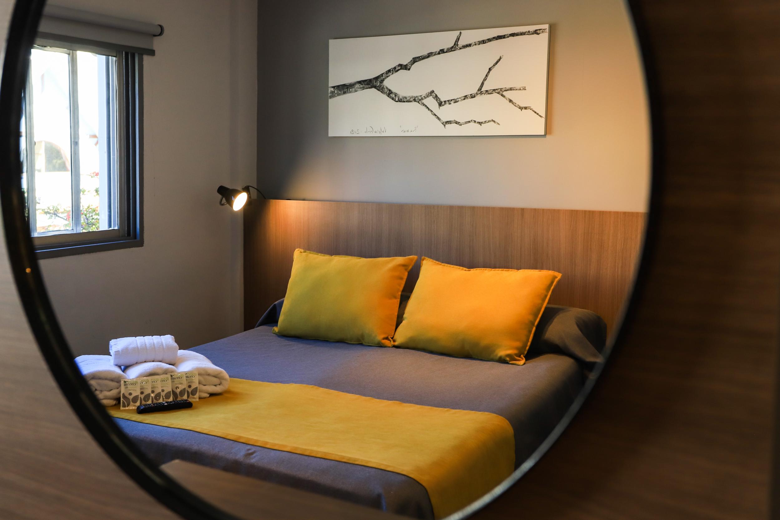 image-housing-carousel