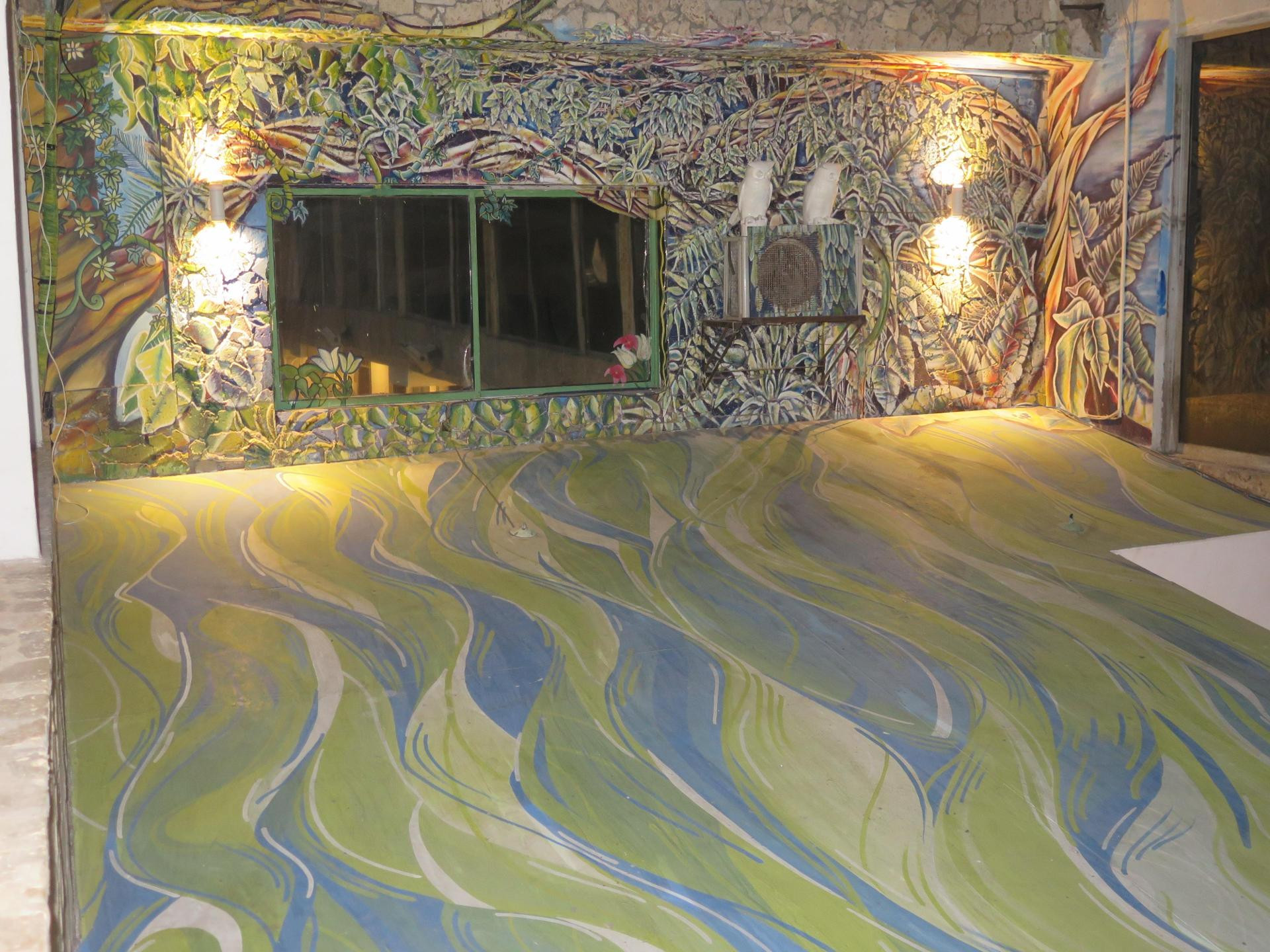 image-housing-carousel