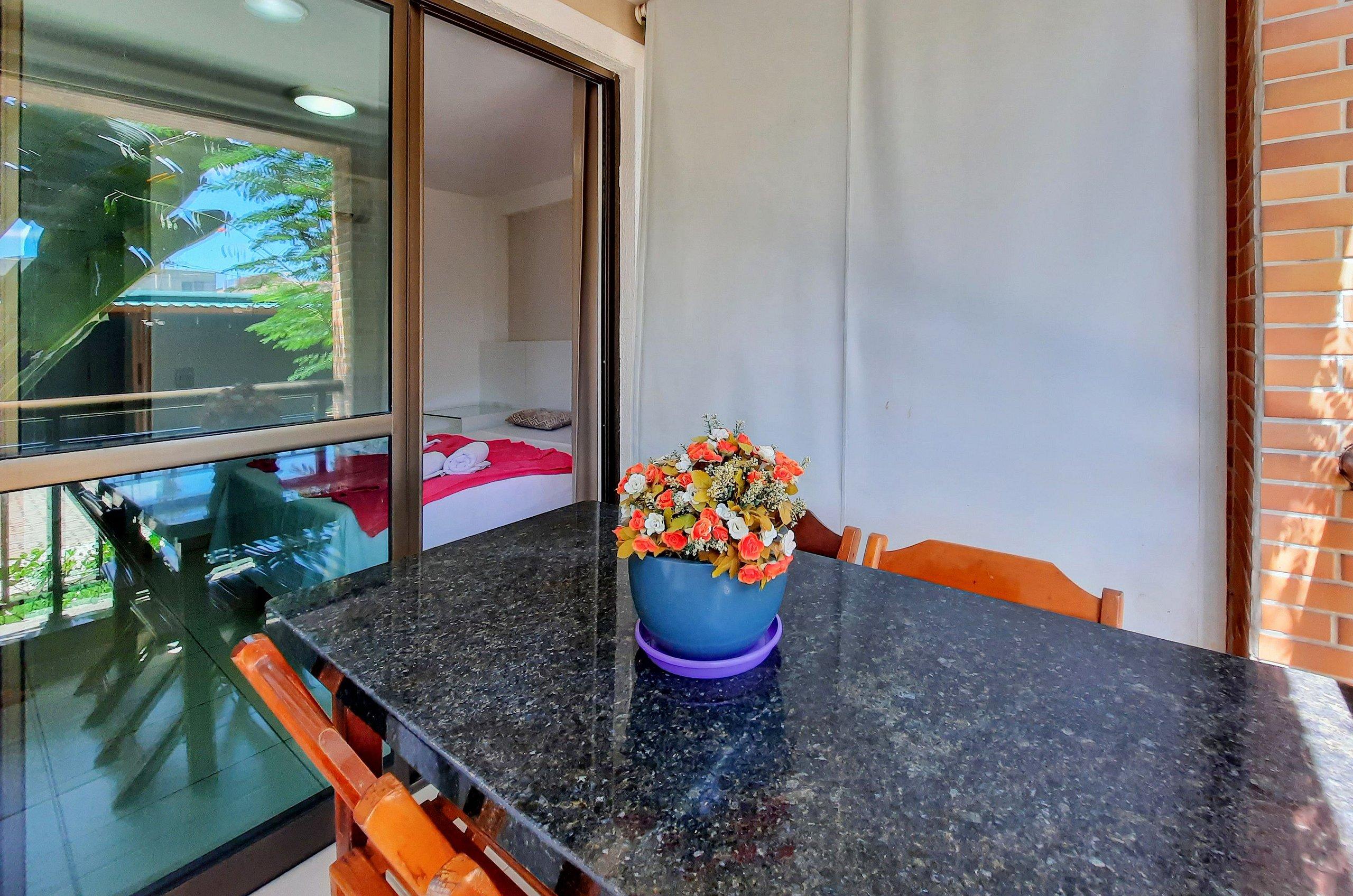 image-housing-carousel