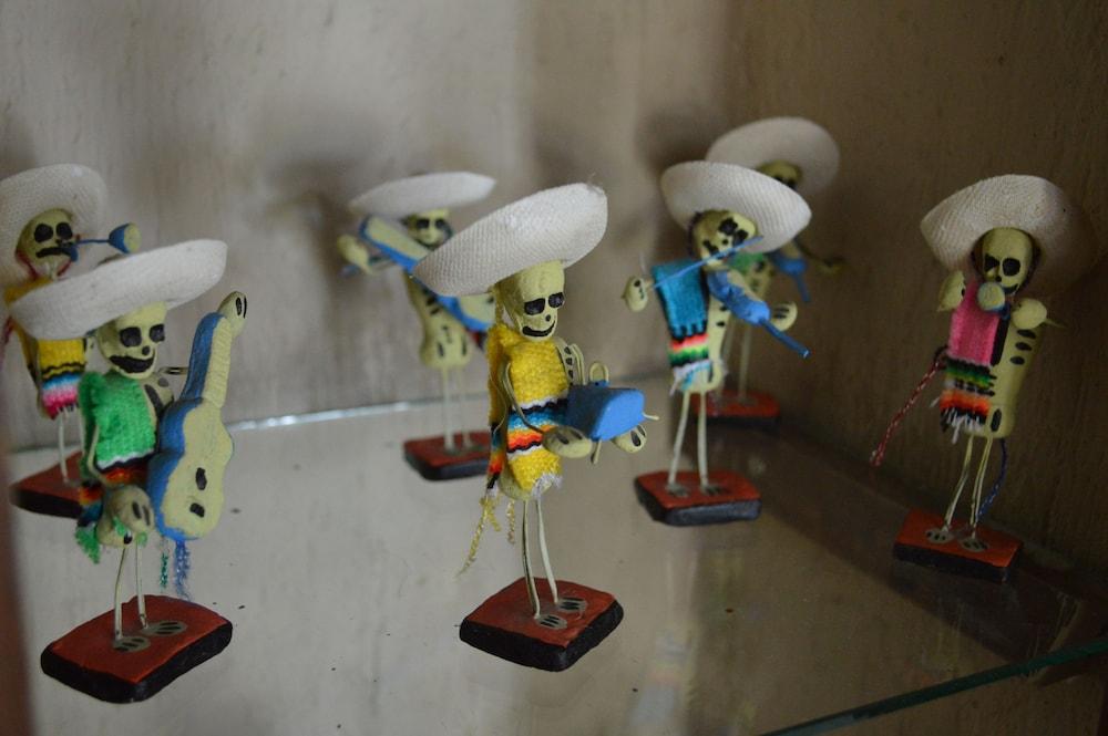 image-housing-carousel
