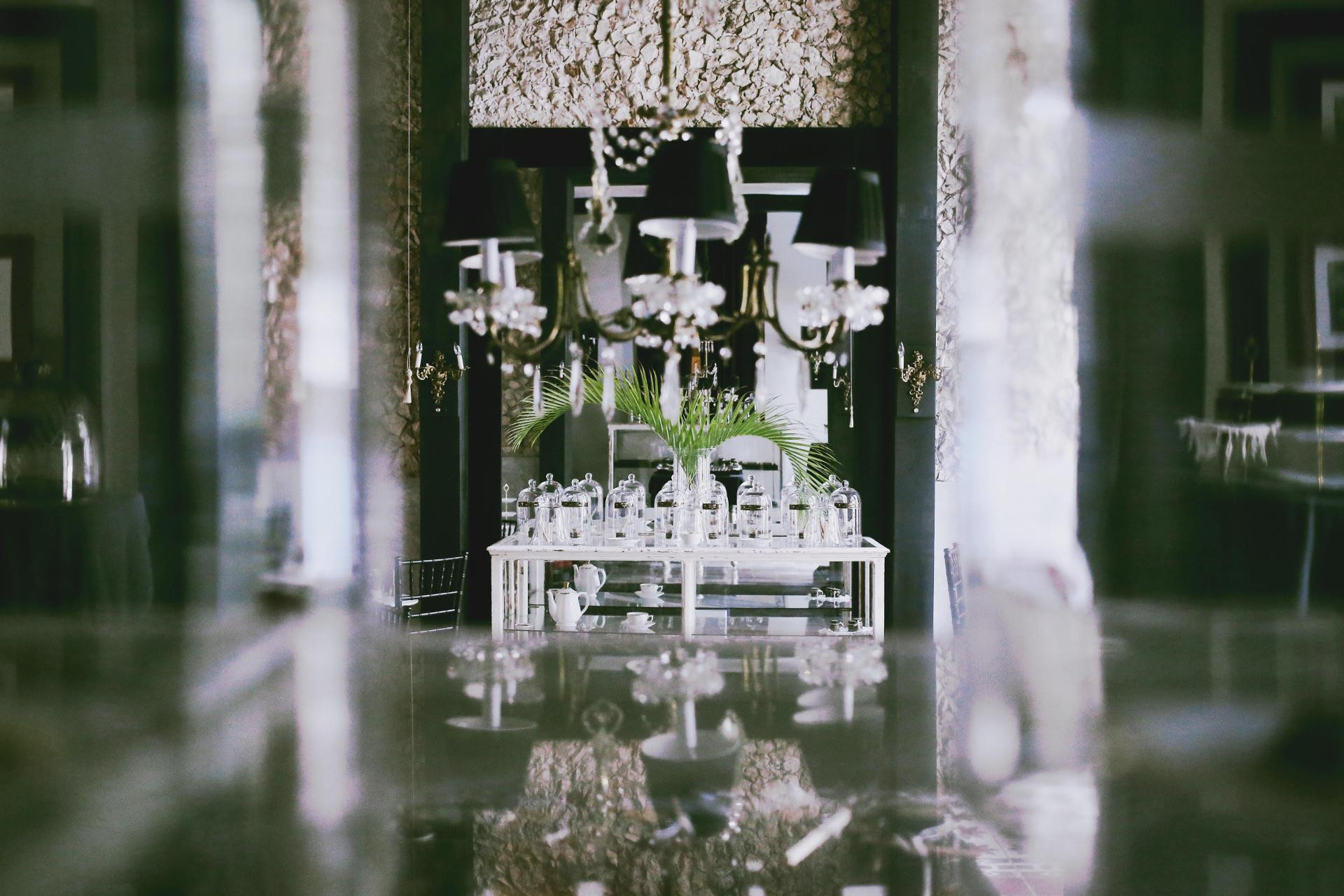 image-housing-carousel