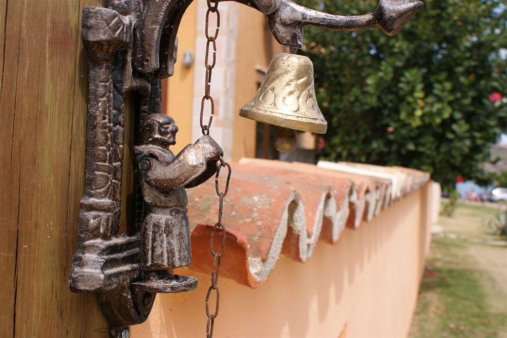 image-housing-carousel