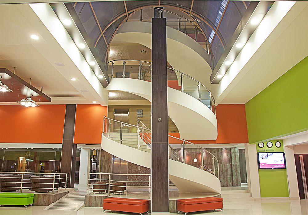 image-housing-carousel