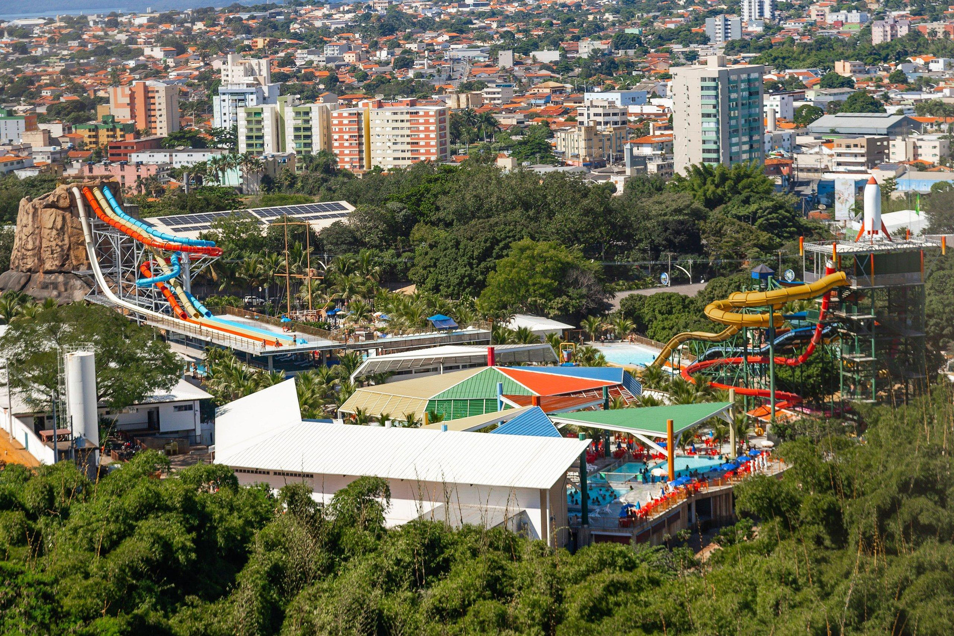 image-housing-carousel