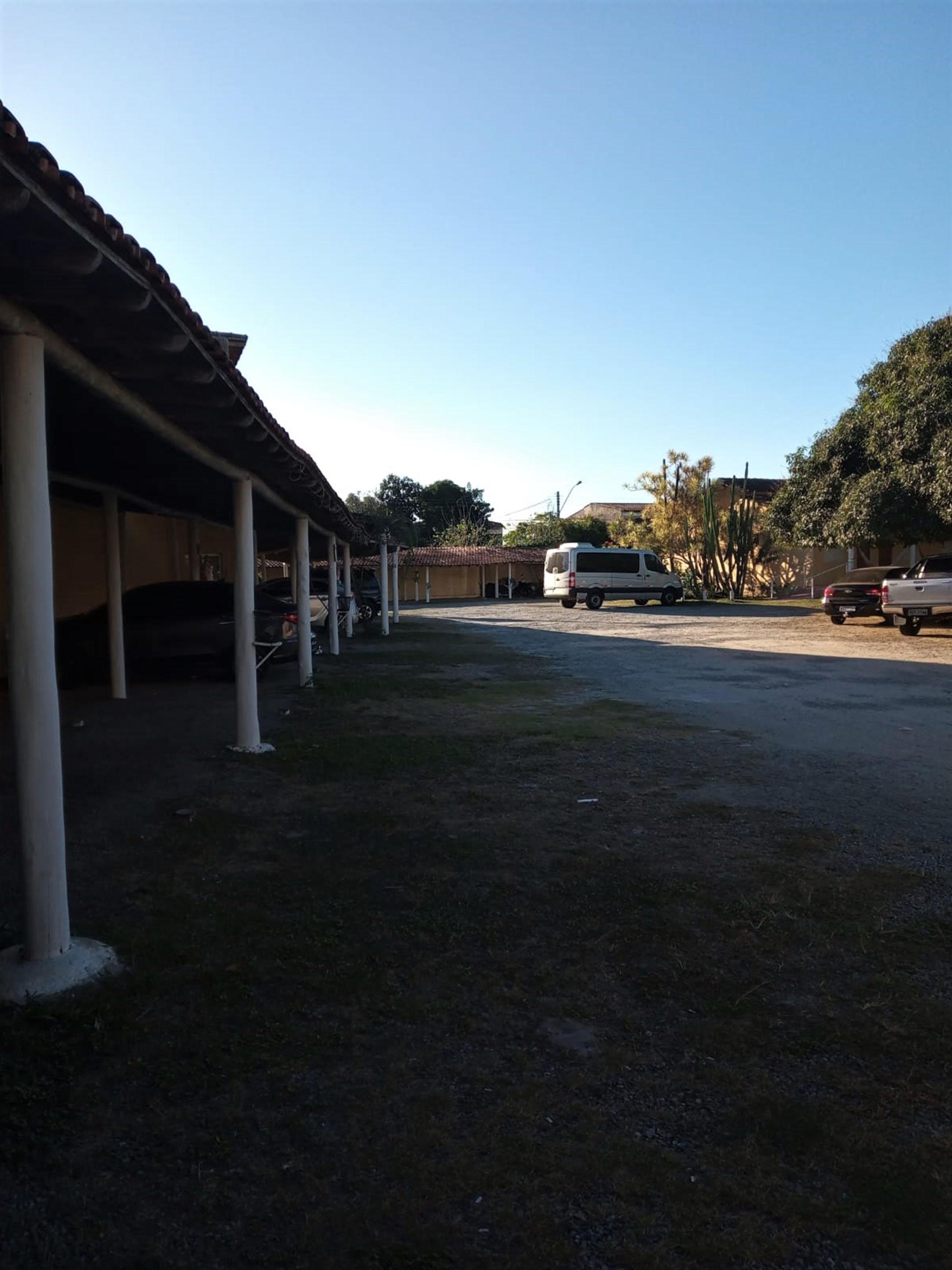 image-housing-carousel