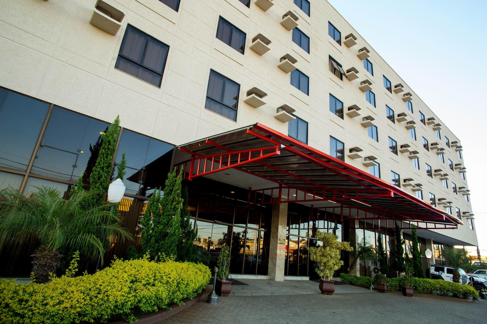 image-housing-carousel