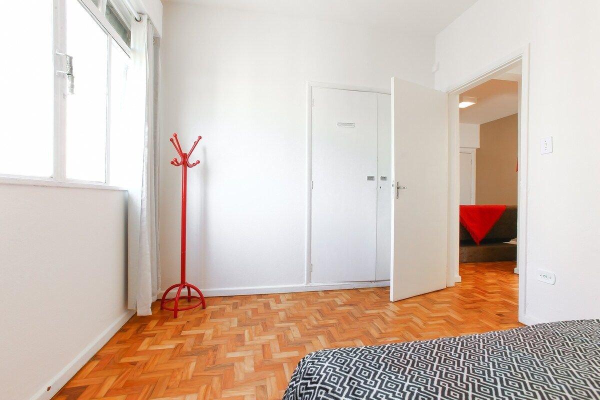 image-housing-carousel