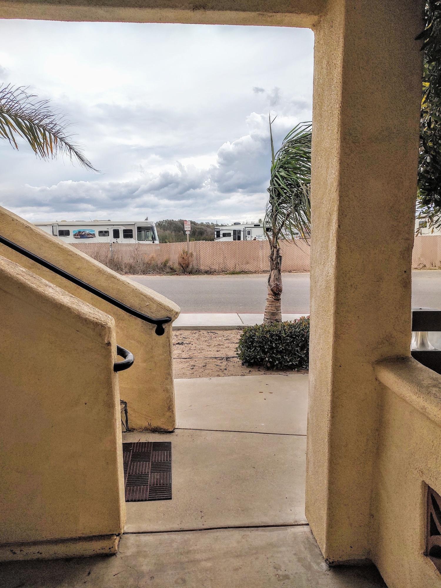 image-housing-carousel